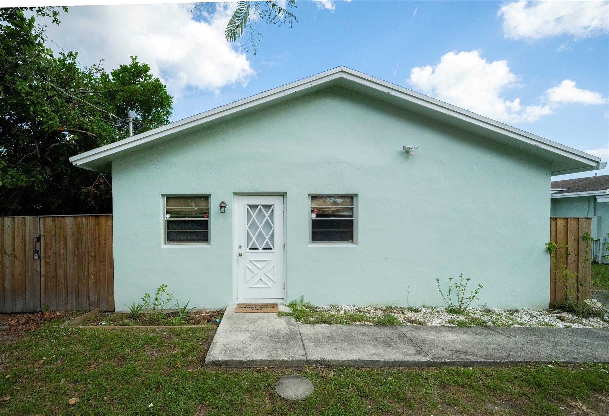 121 NW 36th Street Rear, Oakland Park, FL 33309 — photo 2 of 9