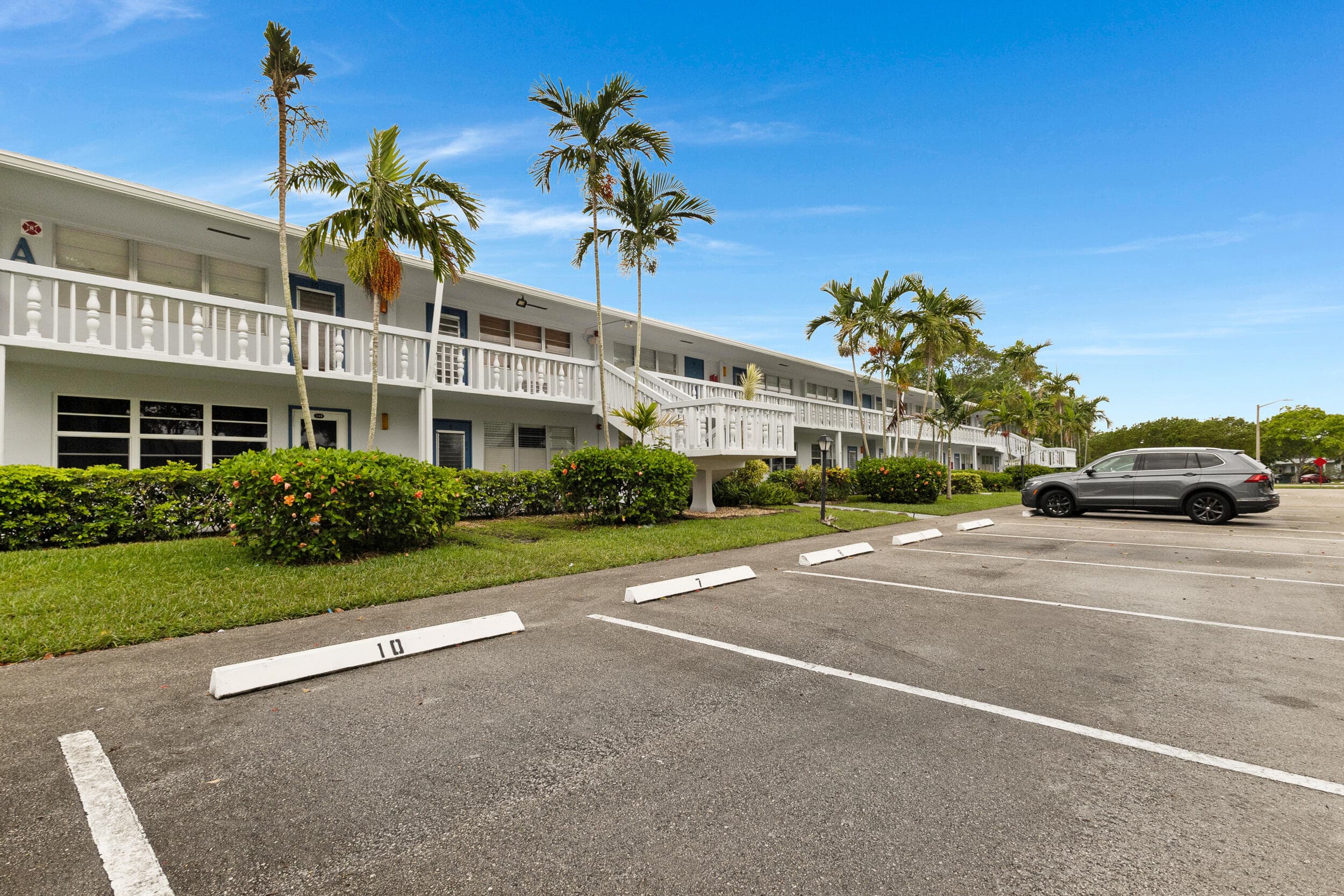 18 Prescott A, Deerfield Beach, FL 33442 — photo 1 of 27