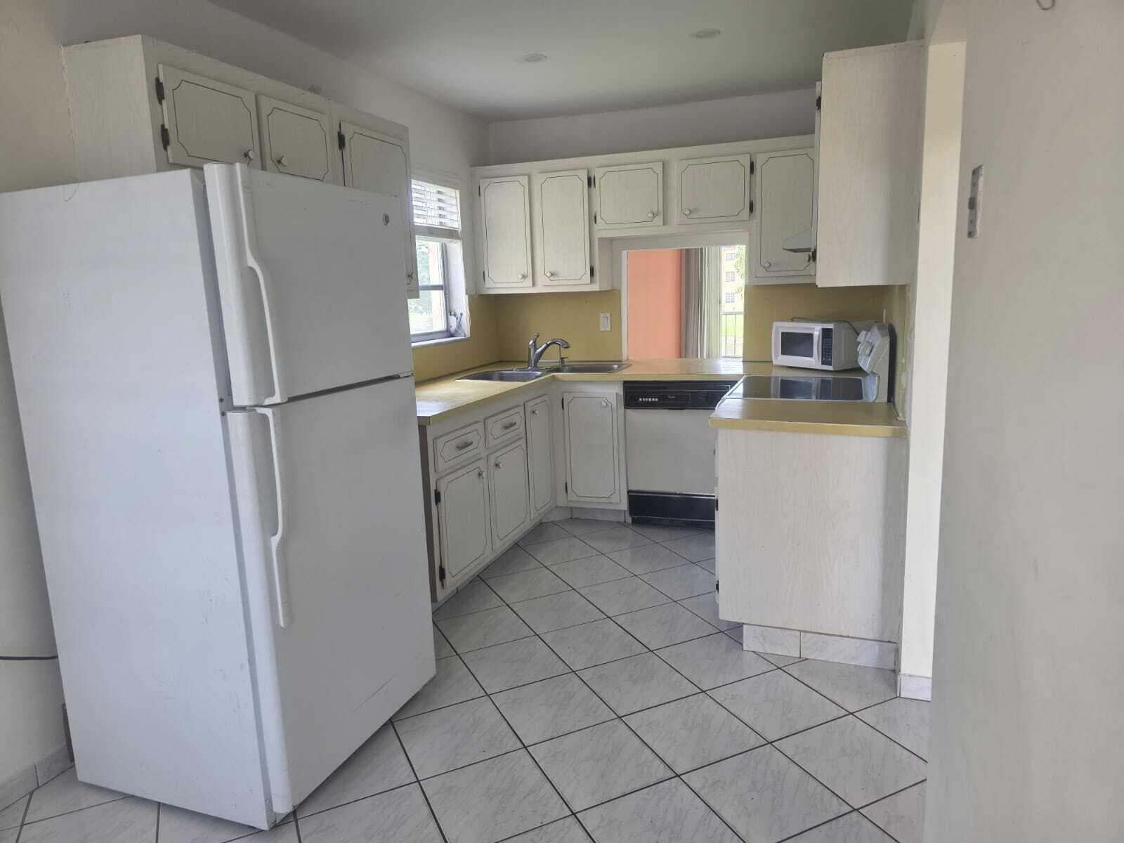 5750 NW 64th Avenue 201, Tamarac, FL 33319 — photo 5 of 24