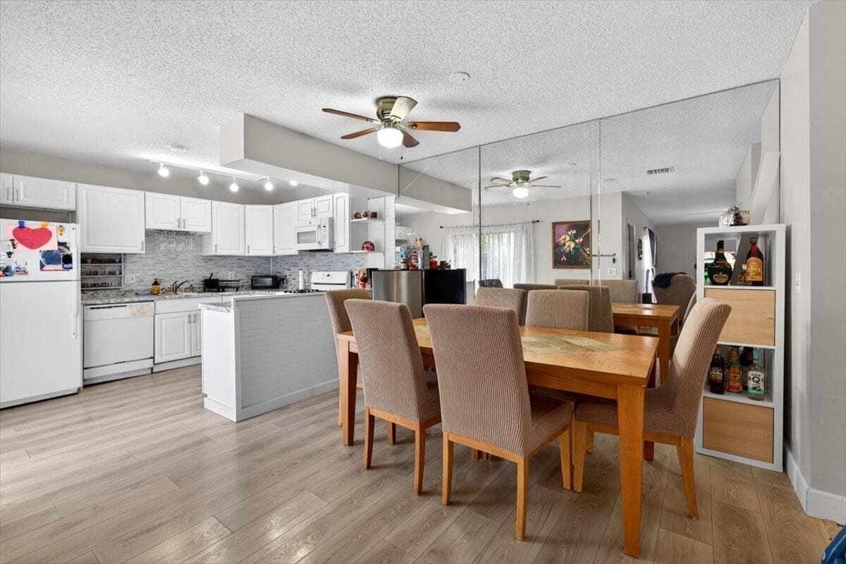 6351 Seven Springs Boulevard B, Greenacres, FL 33463 — photo 5 of 30