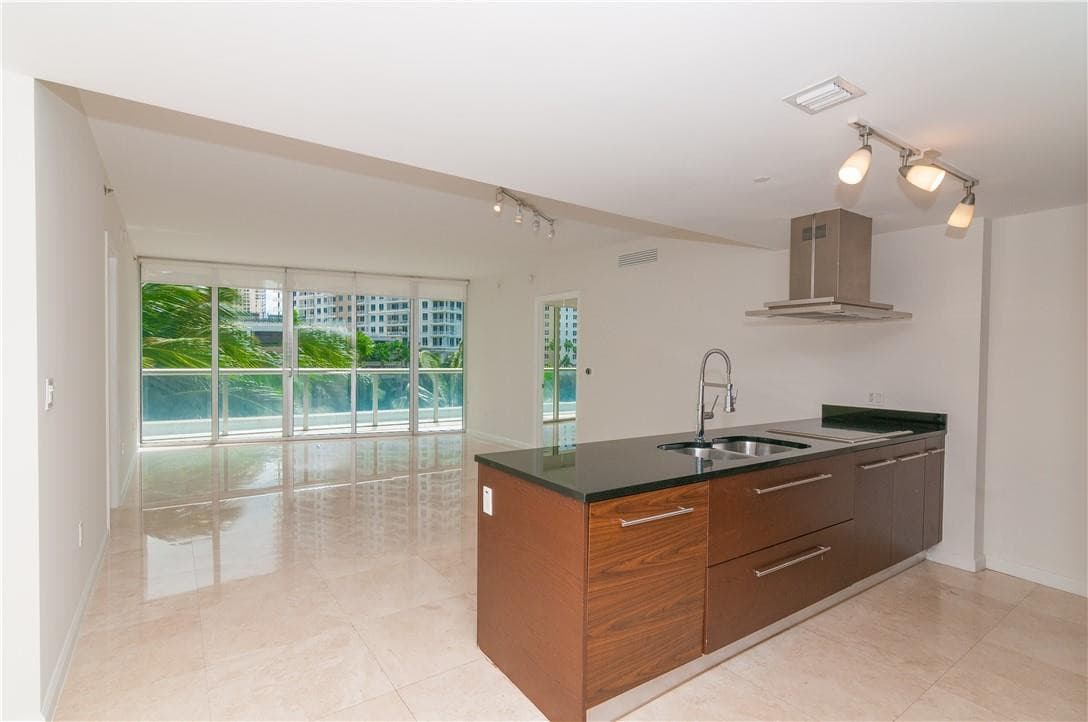 465 Brickell Avenue Bay 419, Miami, FL 33131 — photo 17 of 58