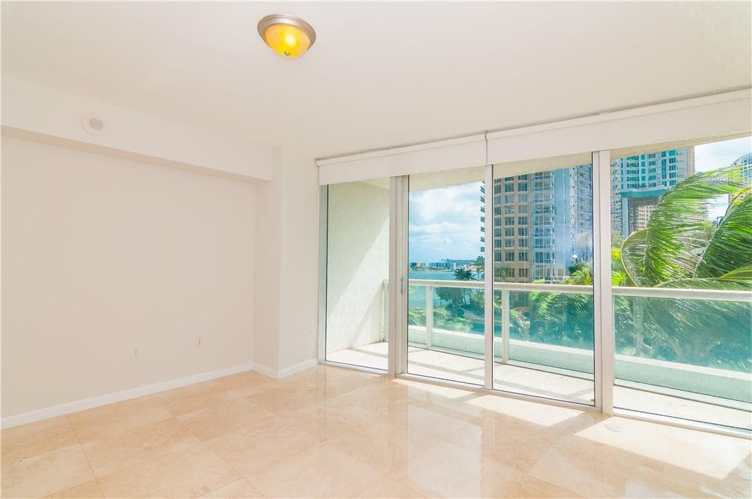 465 Brickell Avenue Bay 419, Miami, FL 33131 — photo 27 of 58