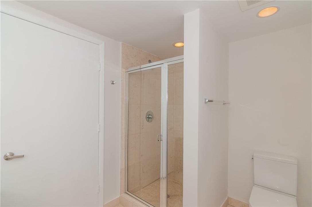 465 Brickell Avenue Bay 419, Miami, FL 33131 — photo 29 of 58