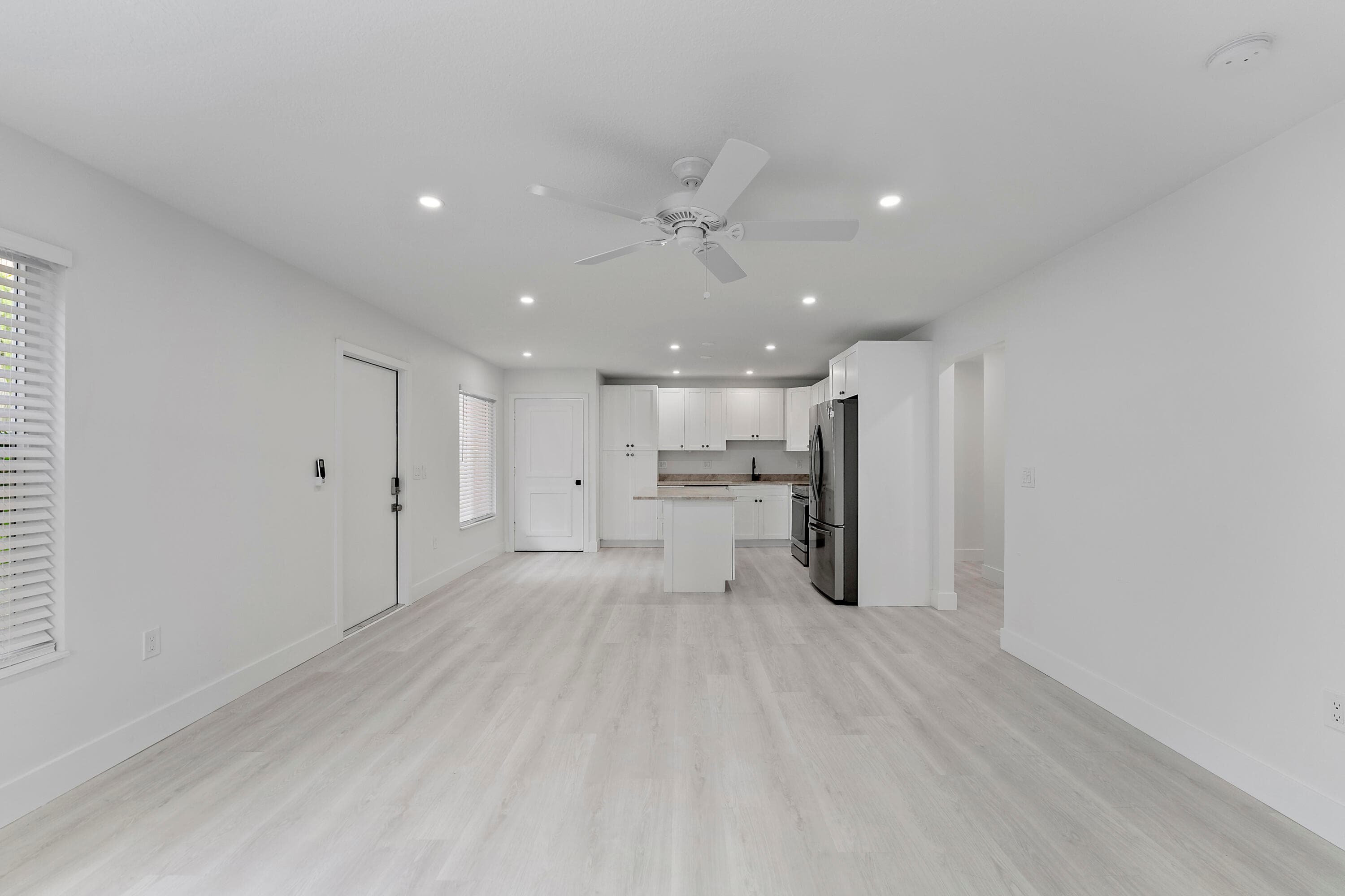 1279 Beach Road 3, West Palm Beach, FL 33404 — photo 4 of 27