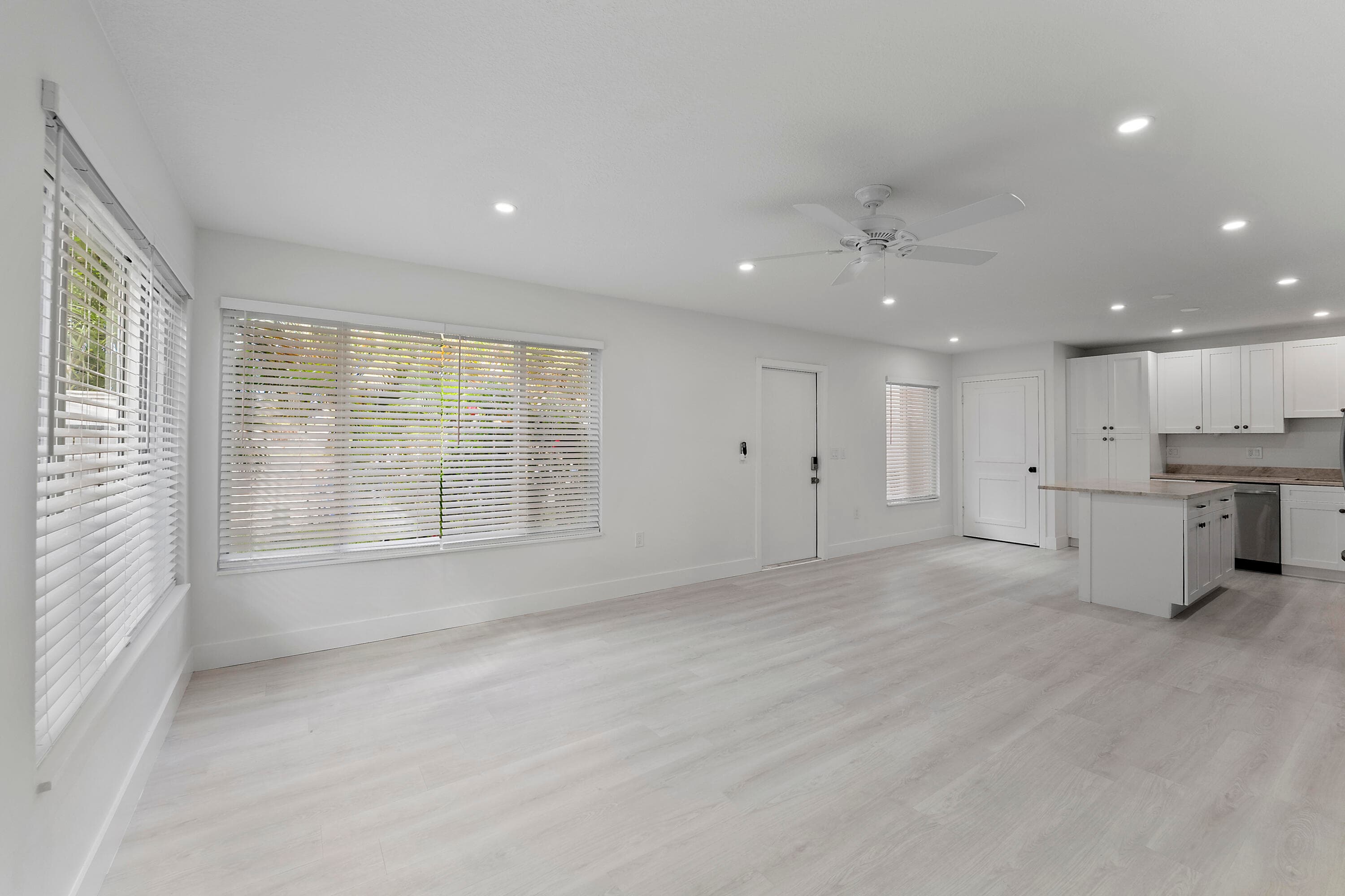 1279 Beach Road 3, West Palm Beach, FL 33404 — photo 8 of 27
