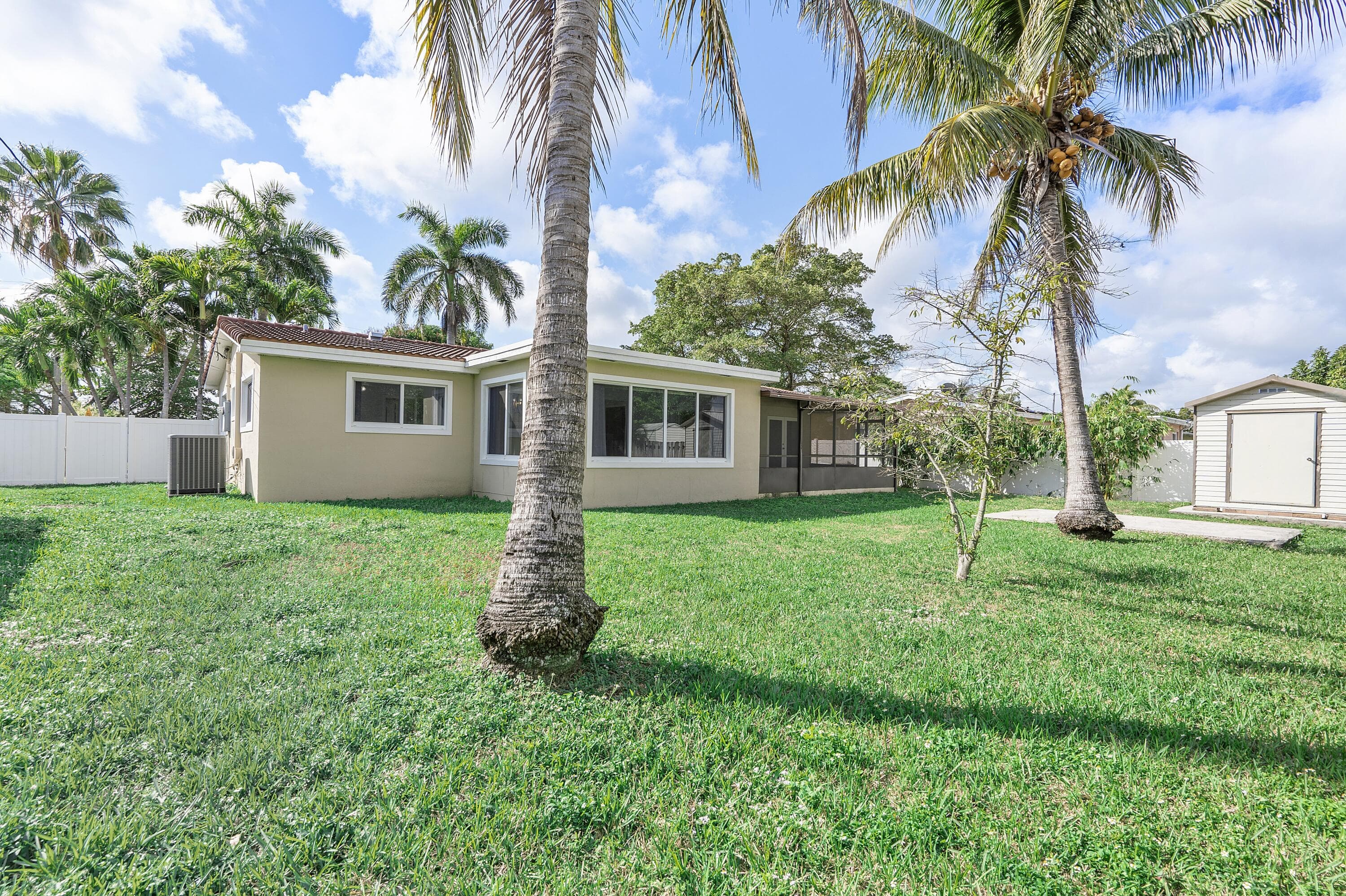 2475 NE 214th Street, Aventura, FL 33180 — photo 24 of 25
