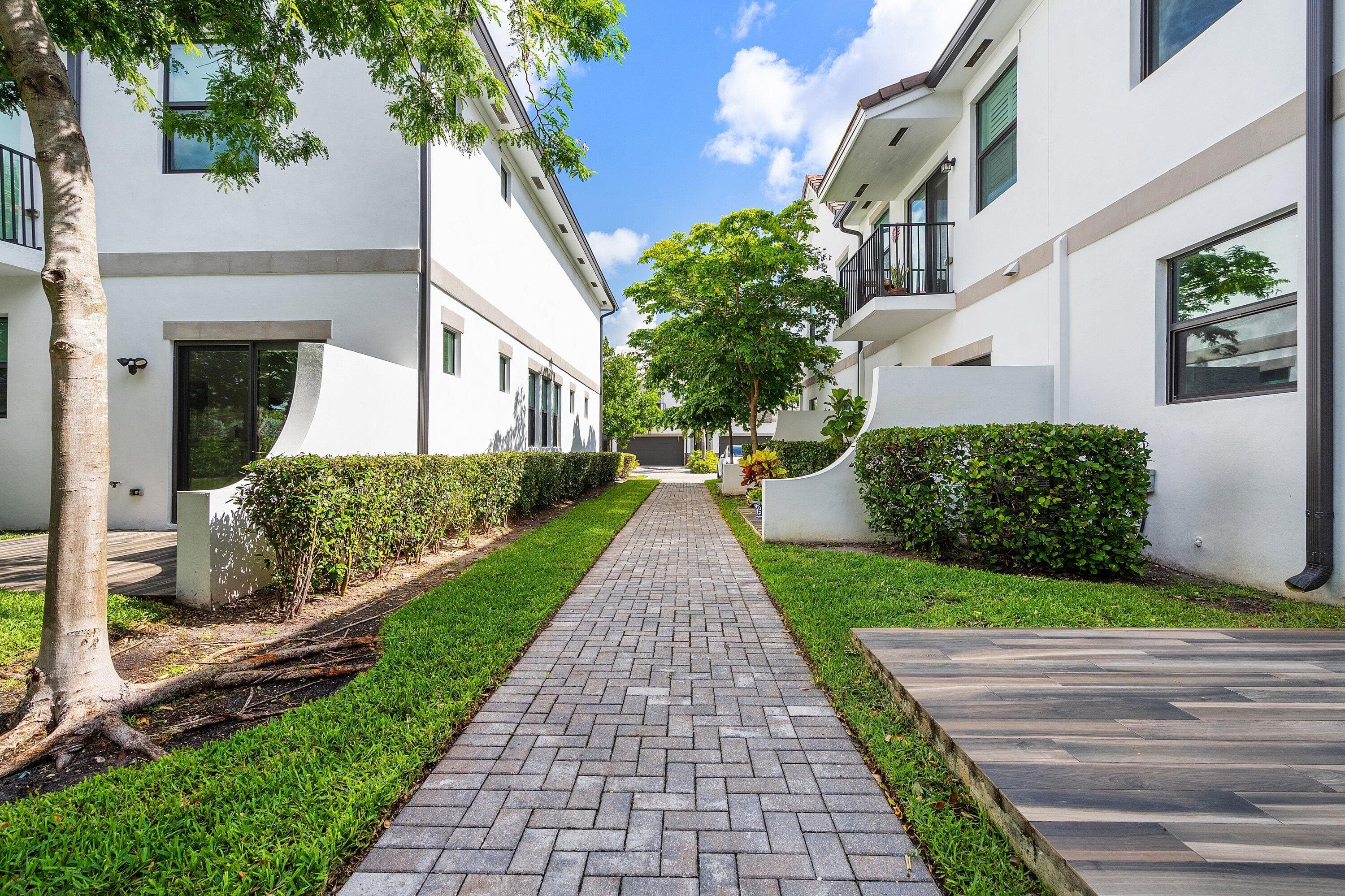 4455 E Aqua Bella Lane, Dania Beach, FL 33312 — photo 36 of 38