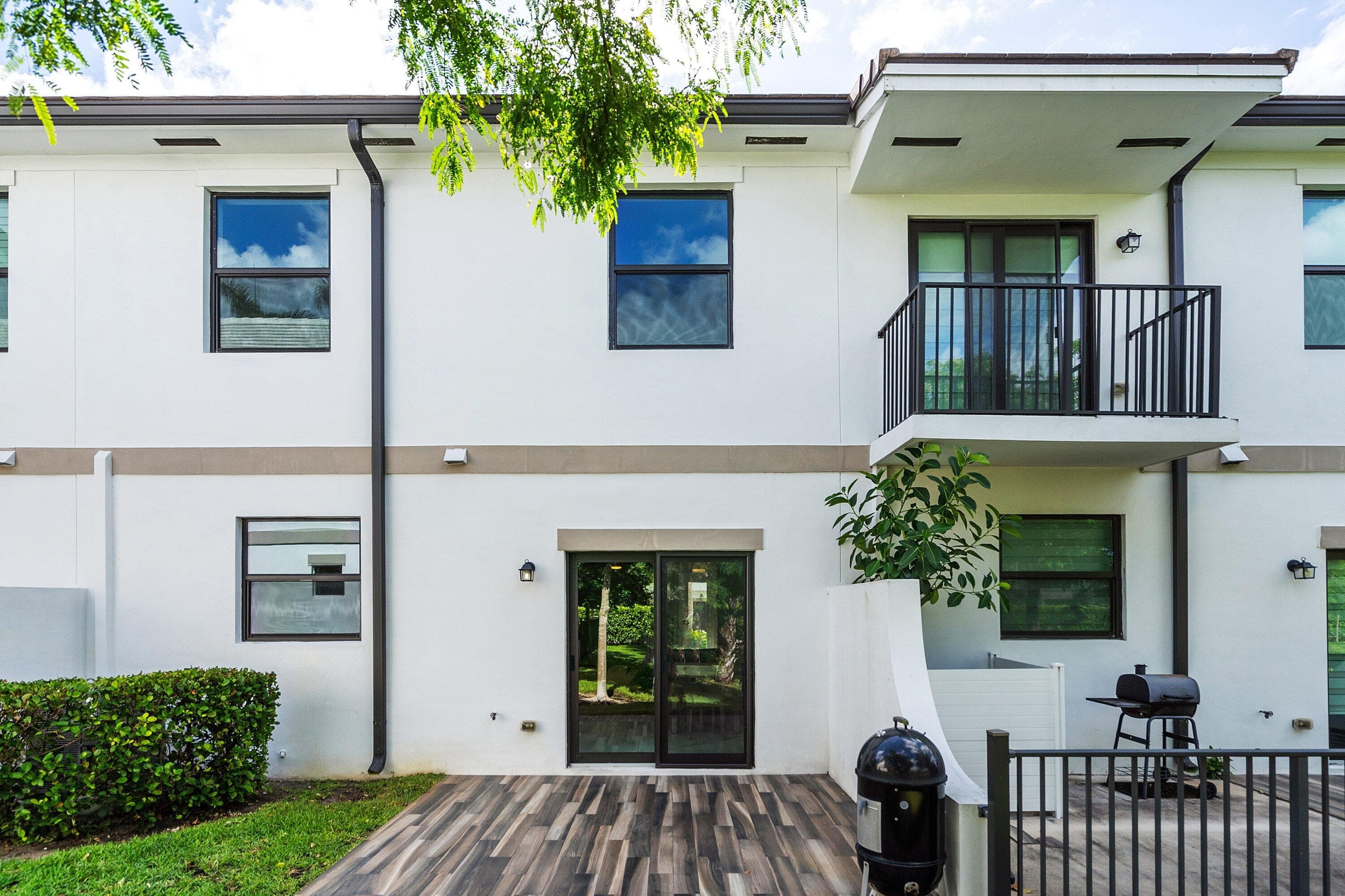 4455 E Aqua Bella Lane, Dania Beach, FL 33312 — photo 34 of 38