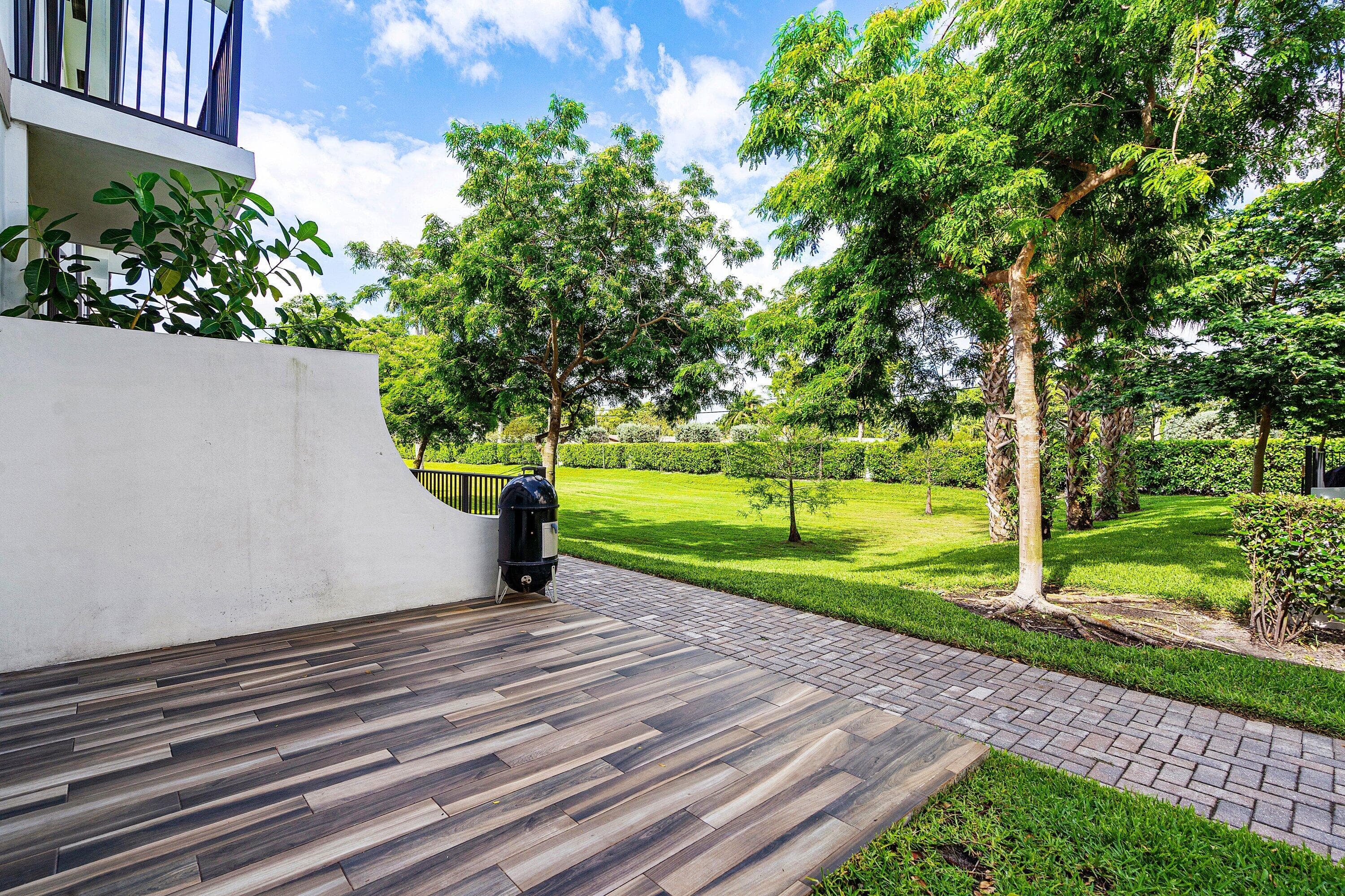 4455 E Aqua Bella Lane, Dania Beach, FL 33312 — photo 33 of 38