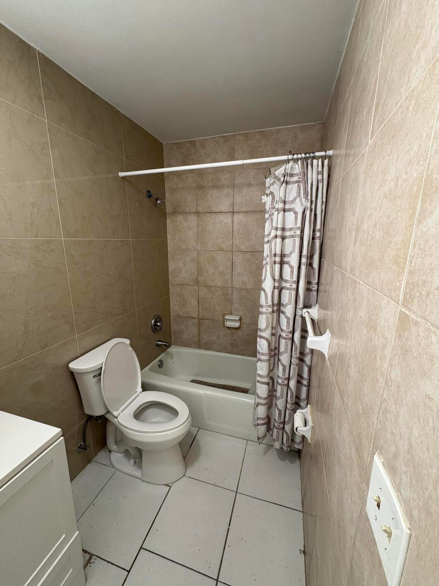 4031 NW 30th Terrace 1, Lauderdale Lakes, FL 33309 — photo 7 of 12