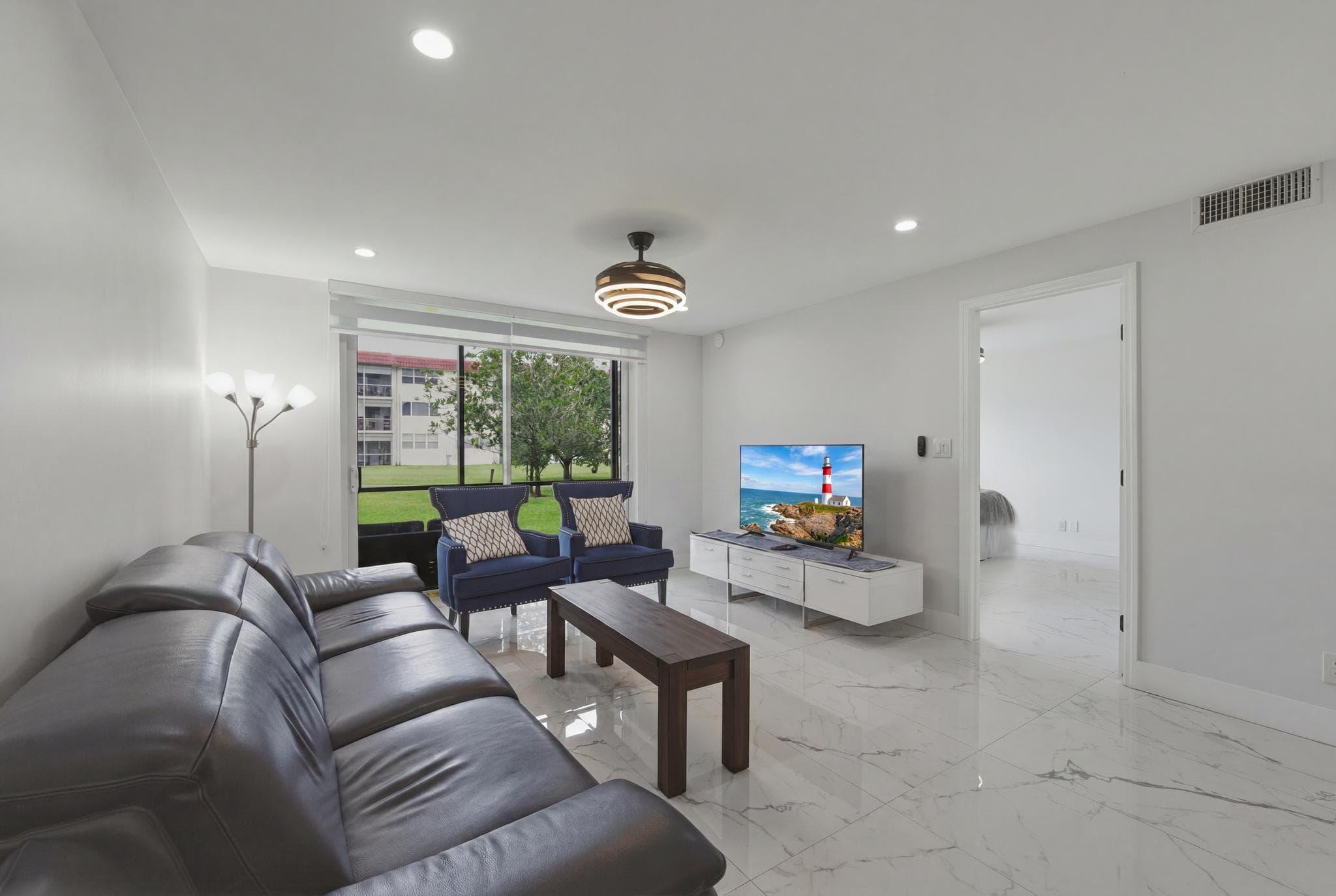 9523 N Hollybrook Lake Drive 103, Pembroke Pines, FL 33025 — photo 3 of 50