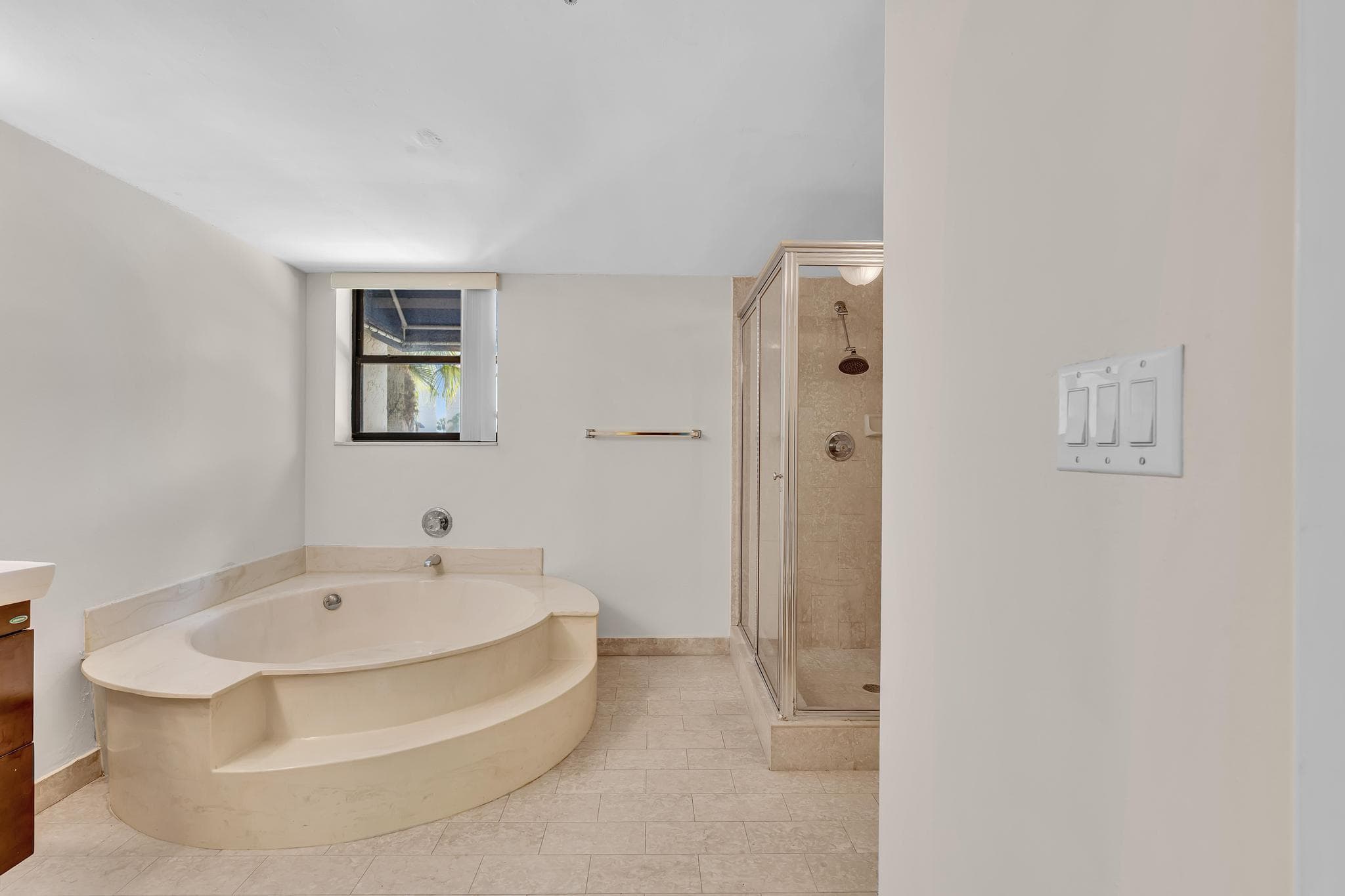 7564 Regency Lake Drive 202, Boca Raton, FL 33433 — photo 25 of 80