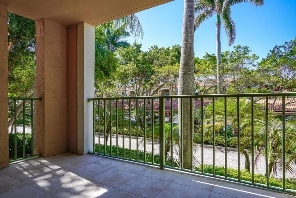 140 Yacht Club Way 206, Hypoluxo, FL 33462 — photo 2 of 29