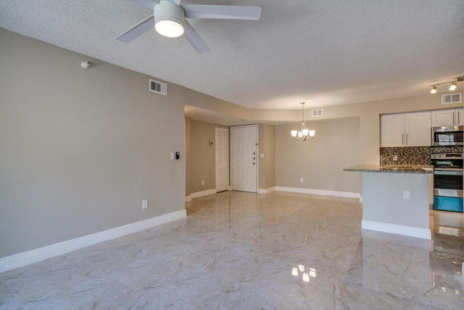 140 Yacht Club Way 206, Hypoluxo, FL 33462 — photo 5 of 29