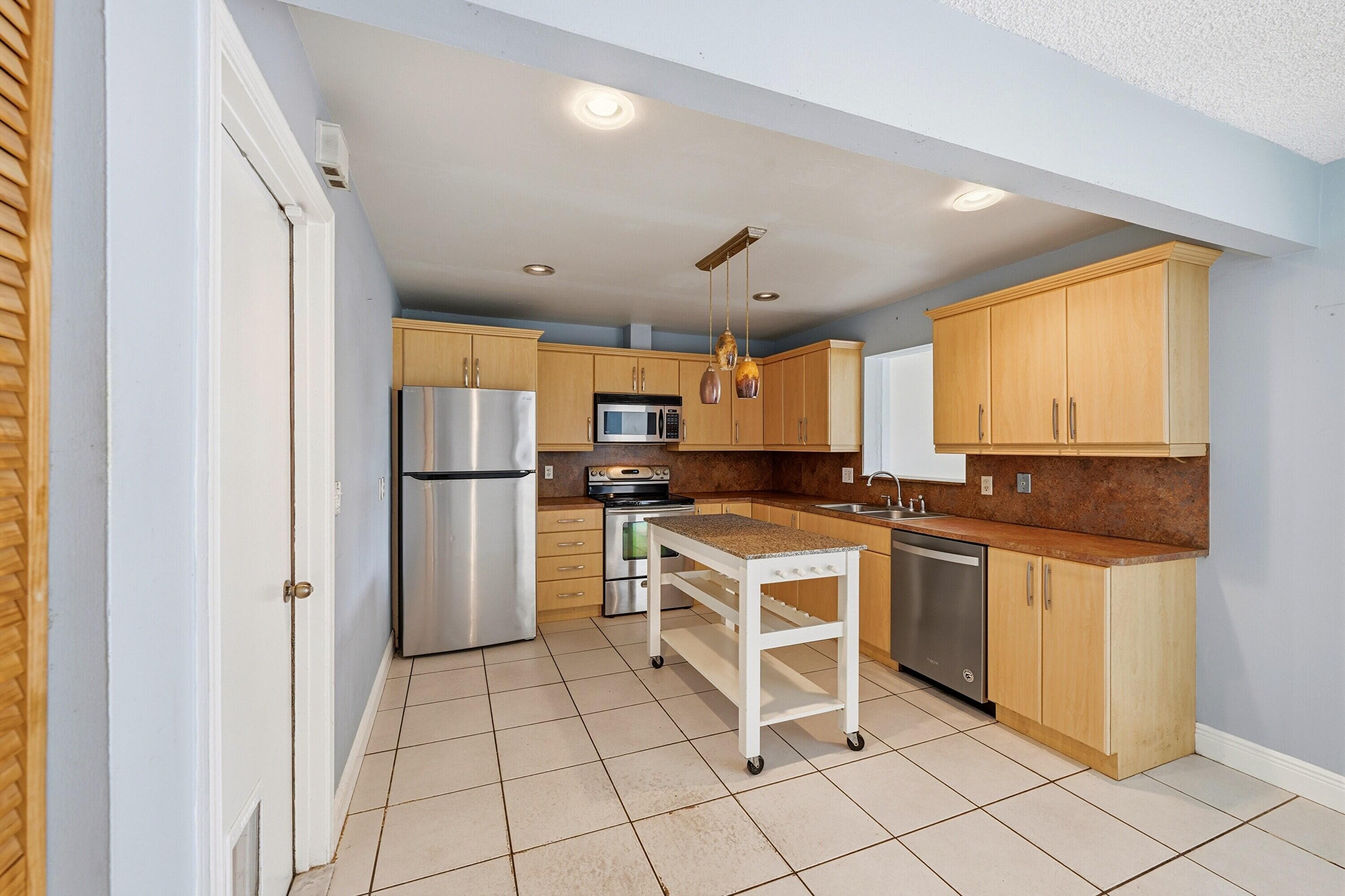 3127 NW 67th Court, Fort Lauderdale, FL 33309 — photo 1 of 41