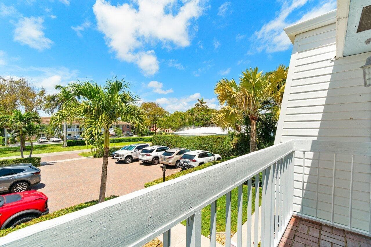 842 SE 19th Avenue 103, Deerfield Beach, FL 33441 — photo 23 of 34