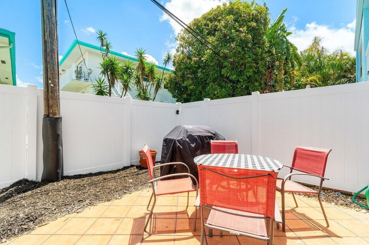 842 SE 19th Avenue 103, Deerfield Beach, FL 33441 — photo 26 of 34