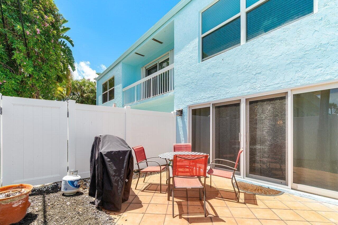 842 SE 19th Avenue 103, Deerfield Beach, FL 33441 — photo 27 of 34