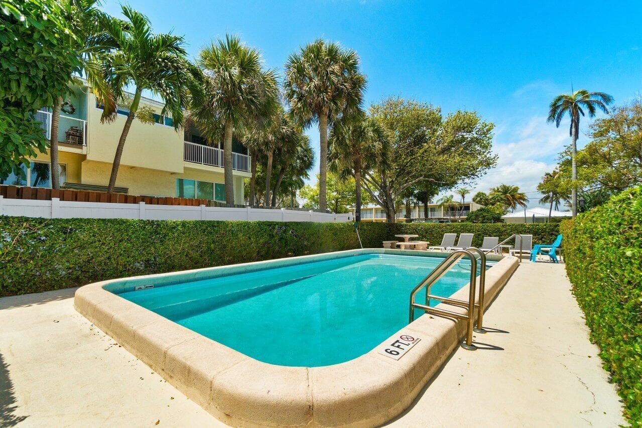 842 SE 19th Avenue 103, Deerfield Beach, FL 33441 — photo 28 of 34
