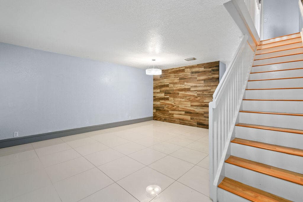 952 Summit Lake Drive, West Palm Beach, FL 33406 — photo 6 of 37