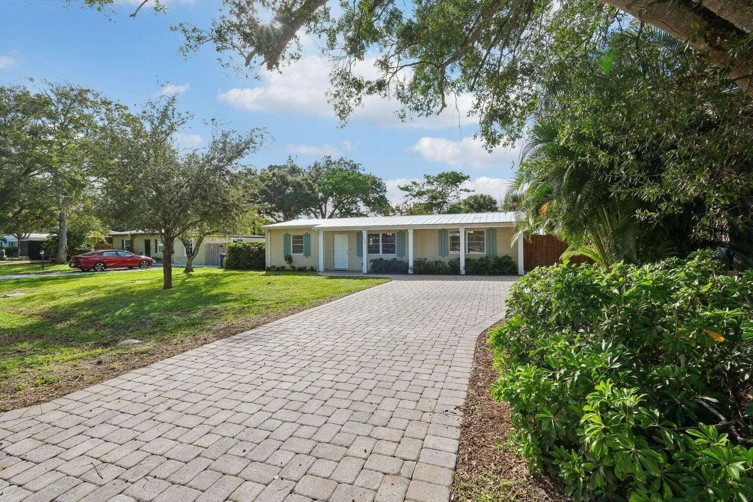 1455 15th Avenue, Vero Beach, FL 32960 — photo 3 of 29