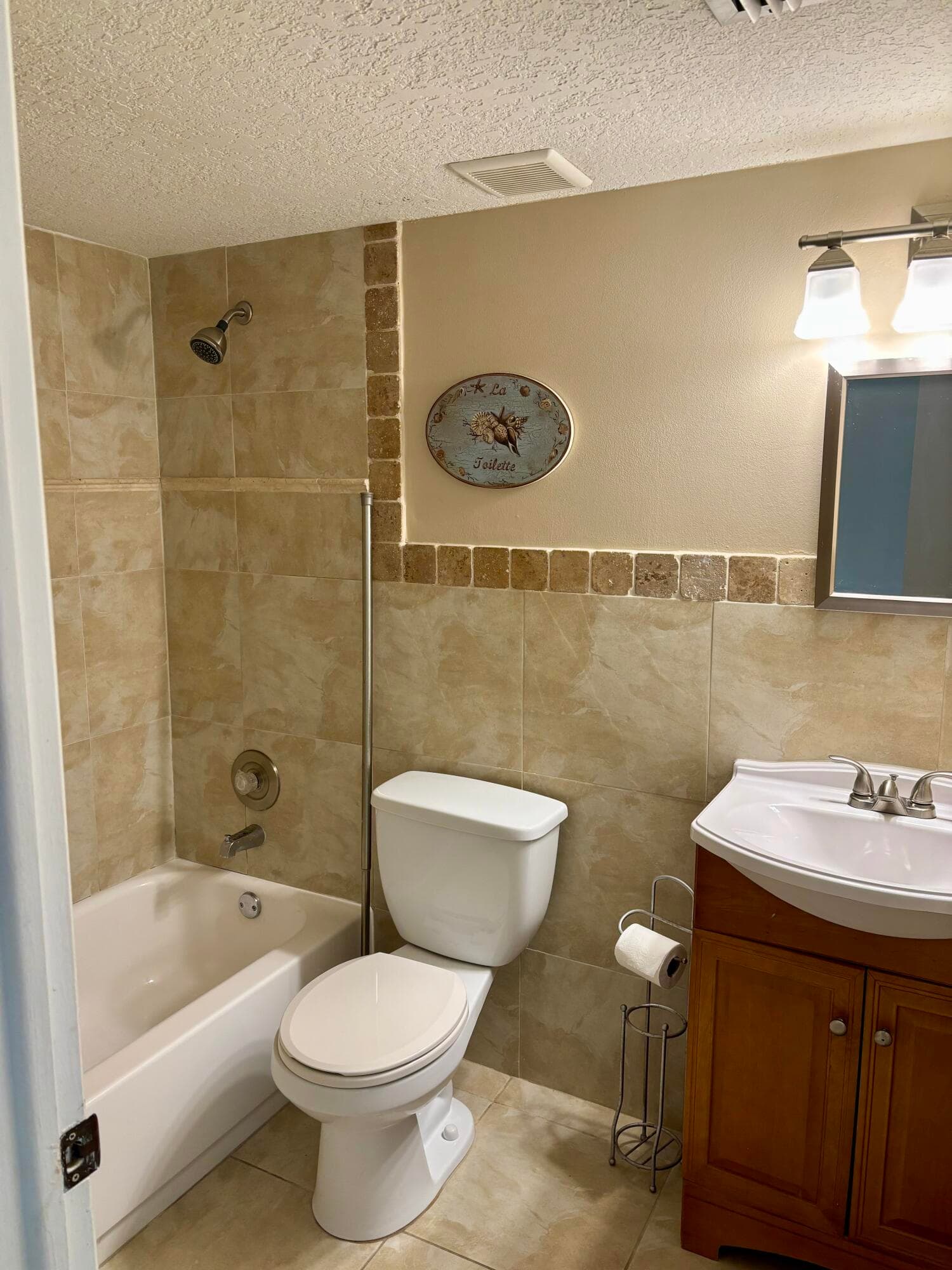 4040 Crystal Lake Drive 101, Pompano Beach, FL 33064 — photo 13 of 21