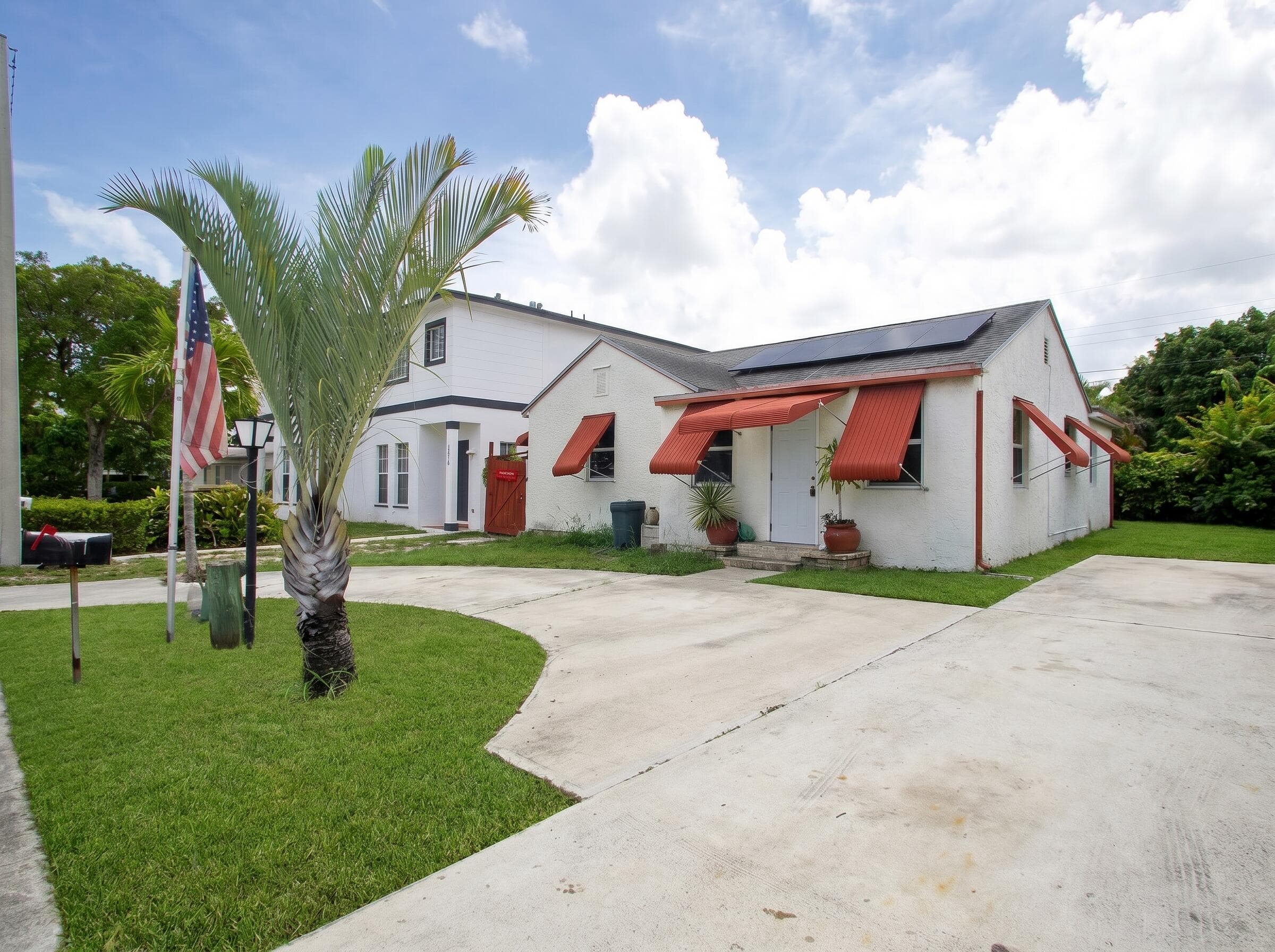 915 N E Street, Lake Worth Beach, FL 33460 — photo 1 of 20