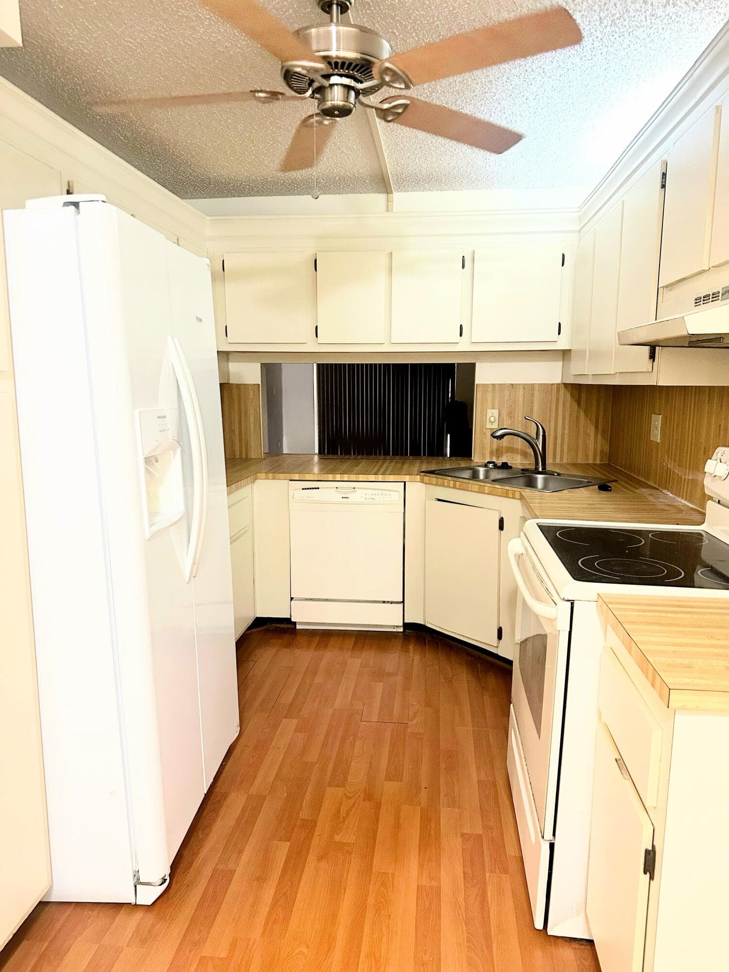 430 NW 214th Street 103, Miami Gardens, FL 33169 — photo 3 of 24