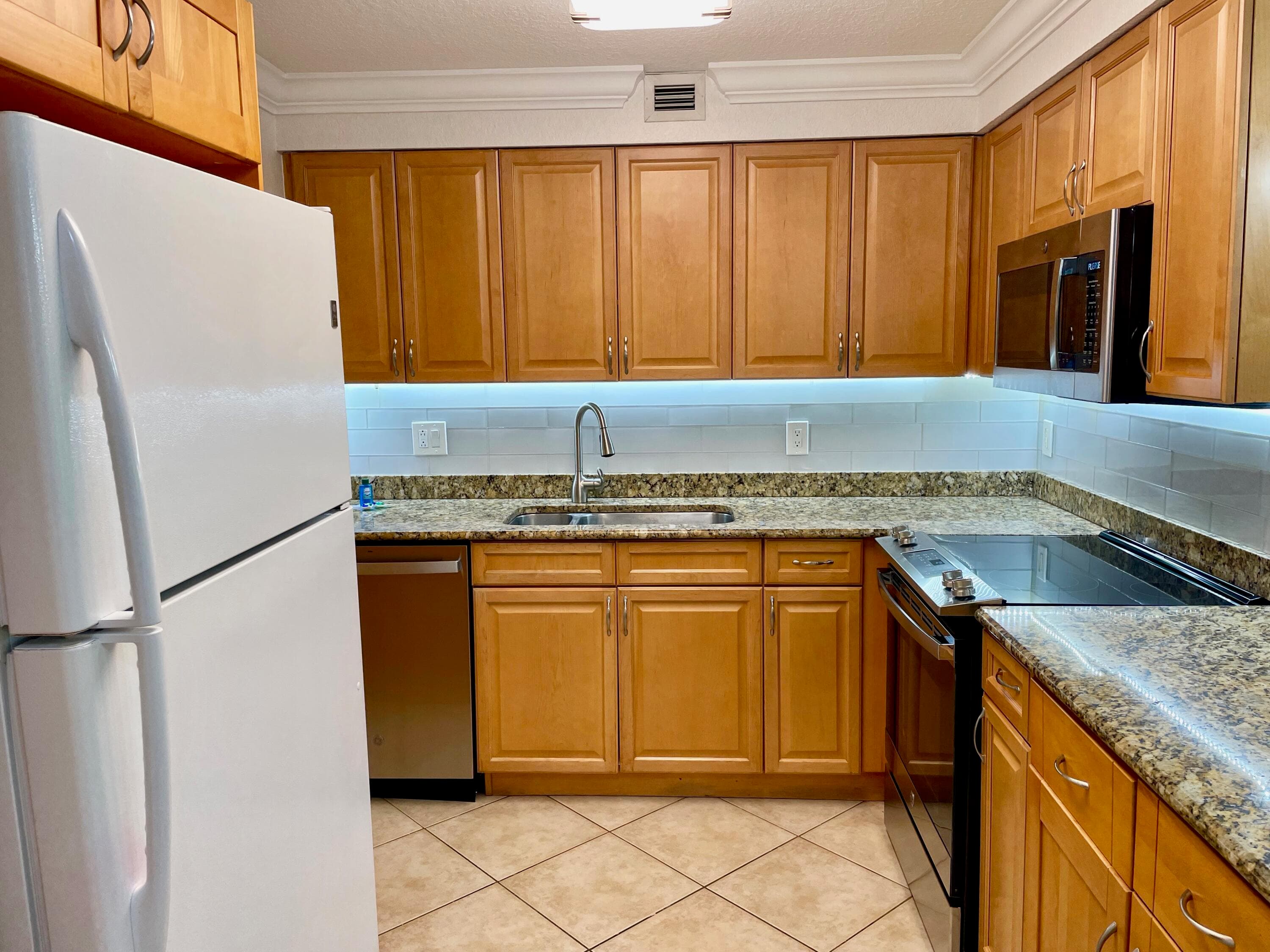1000 Spanish River Road 2n, Boca Raton, FL 33432 — photo 8 of 58