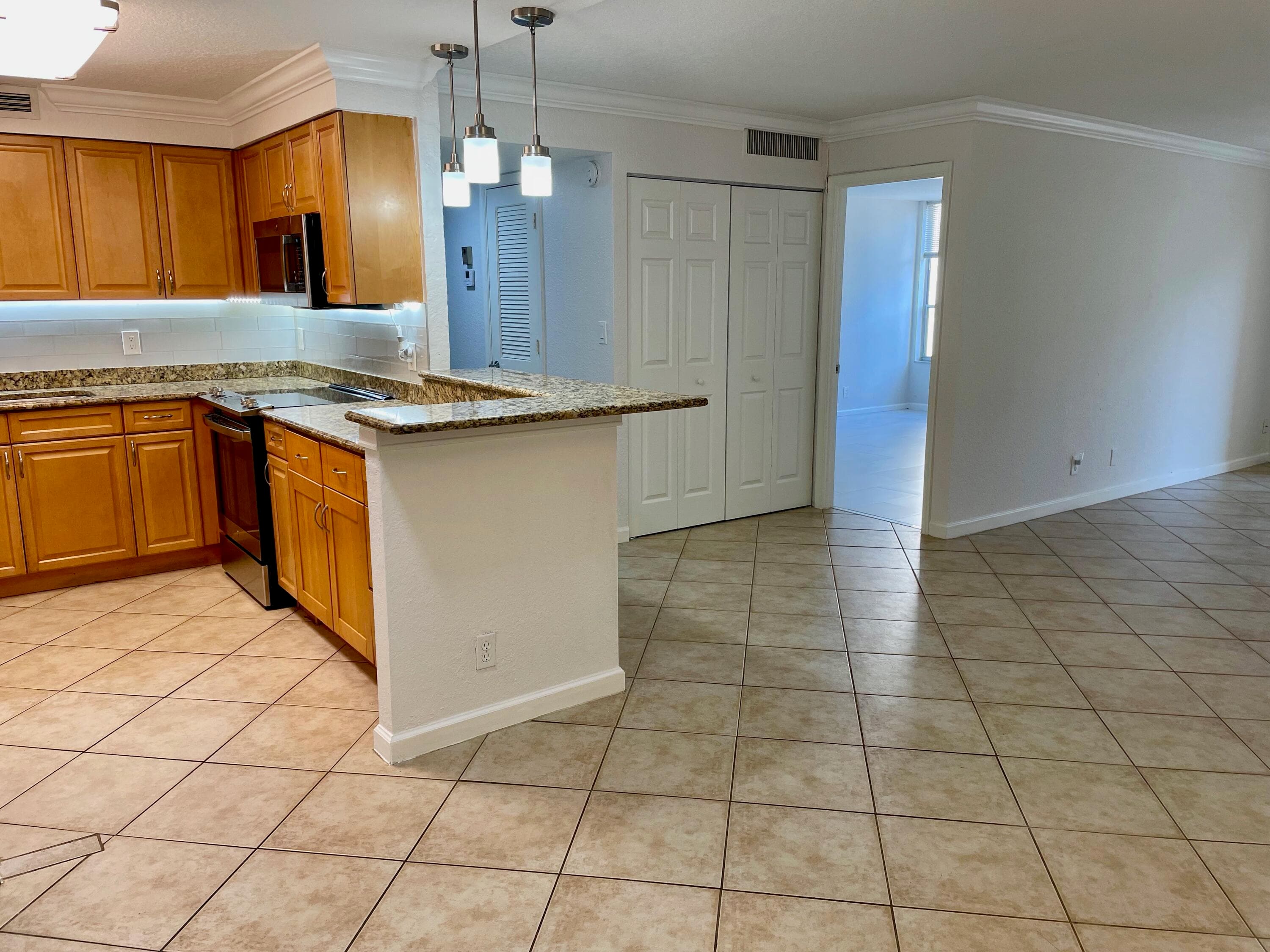1000 Spanish River Road 2n, Boca Raton, FL 33432 — photo 14 of 58