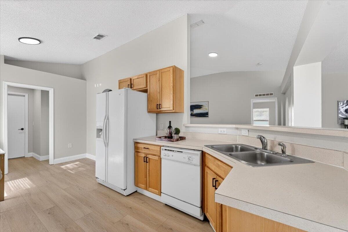 2602 SW 12th Sq Square SW, Vero Beach, FL 32968 — photo 15 of 38