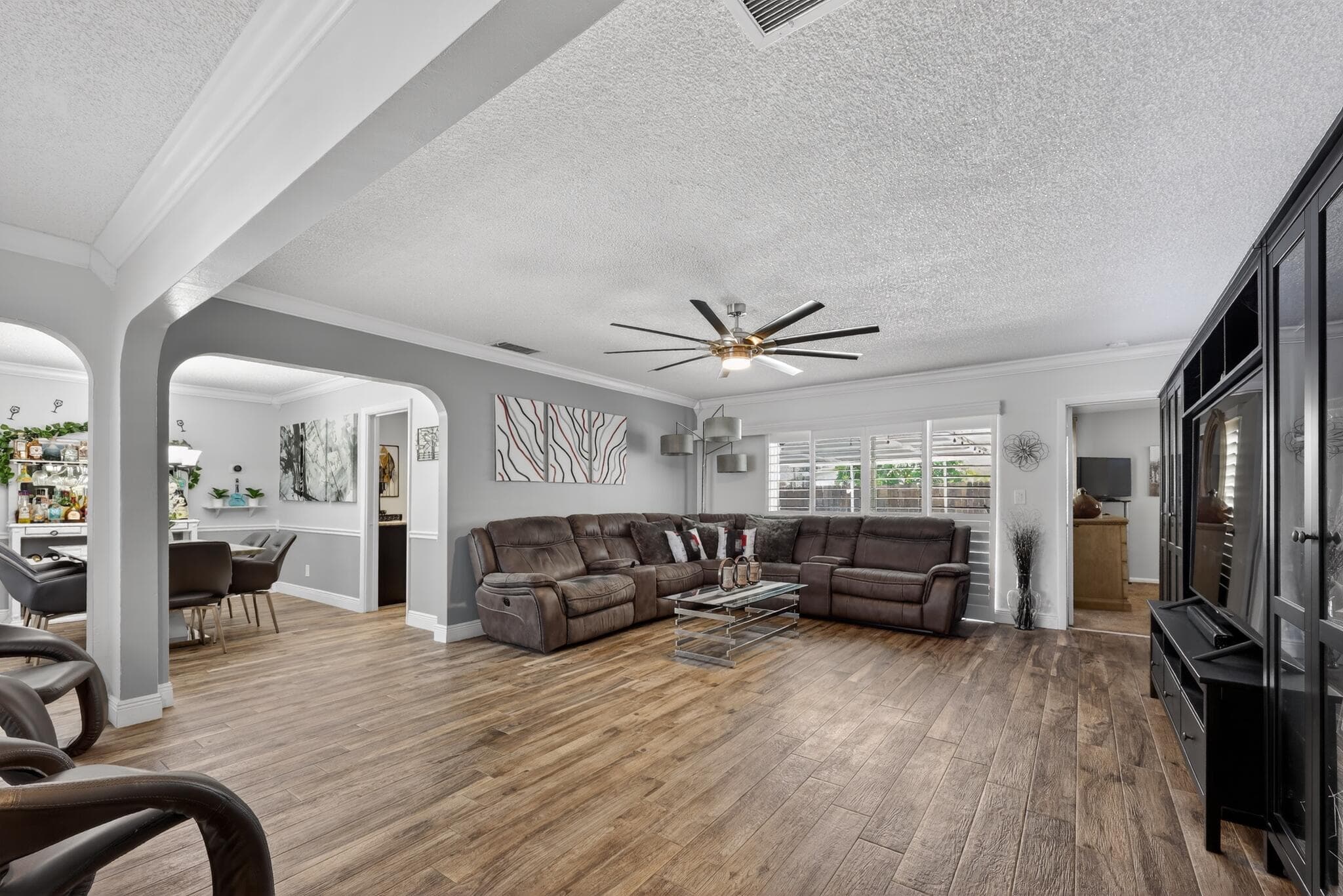 311 NW 93rd Terrace, Pembroke Pines, FL 33024 — photo 8 of 33