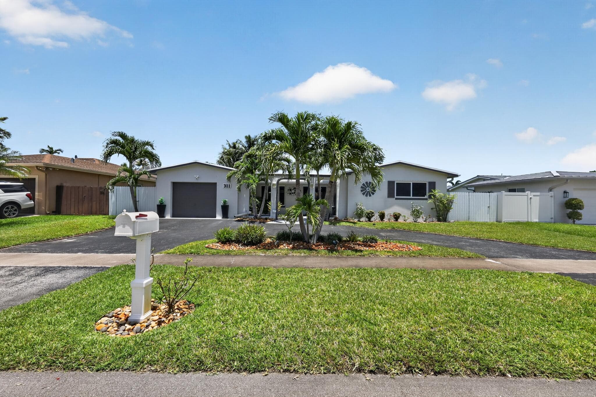 311 NW 93rd Terrace, Pembroke Pines, FL 33024 — photo 1 of 33