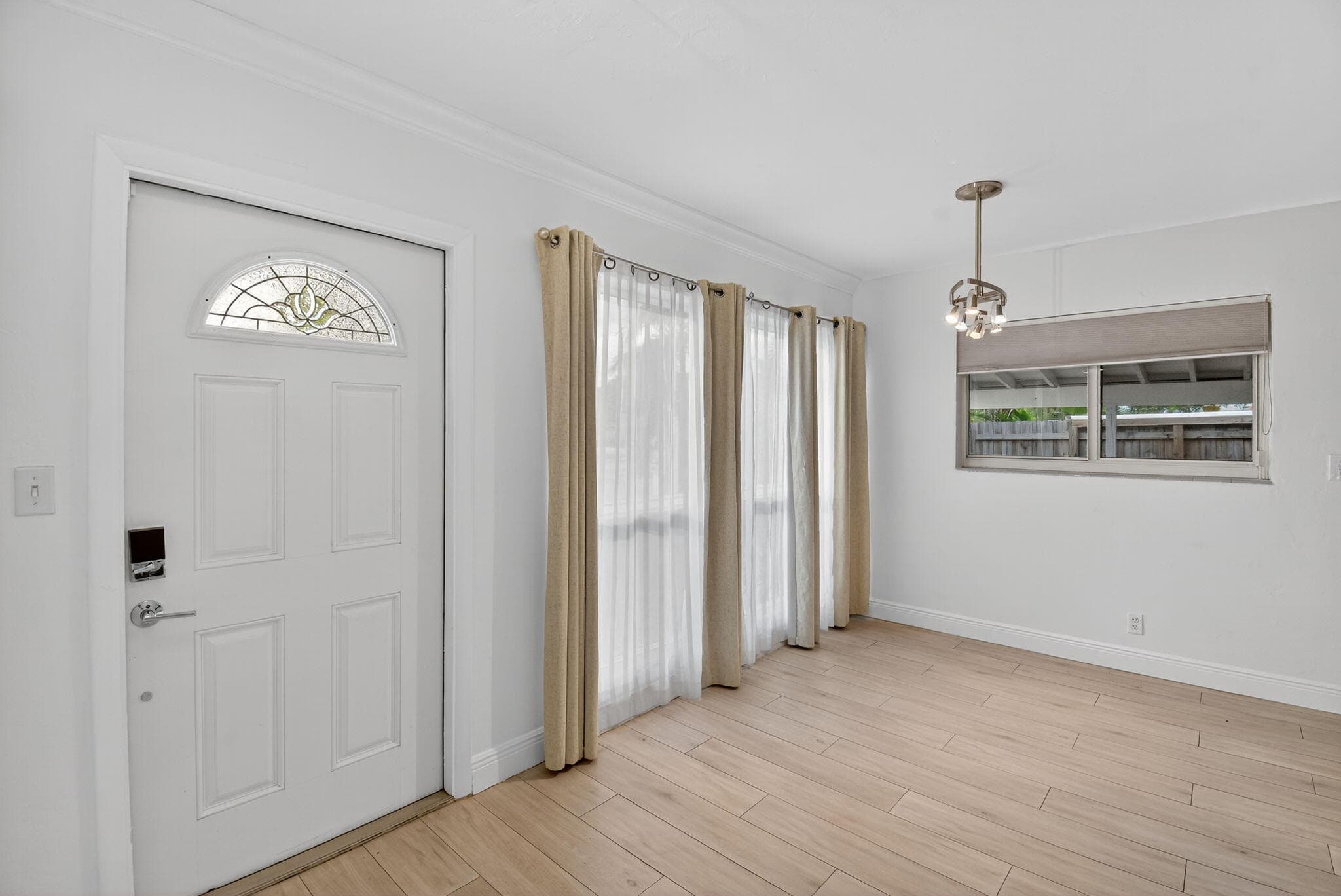 1606 NE 15th Avenue 1606, Fort Lauderdale, FL 33305 — photo 4 of 44
