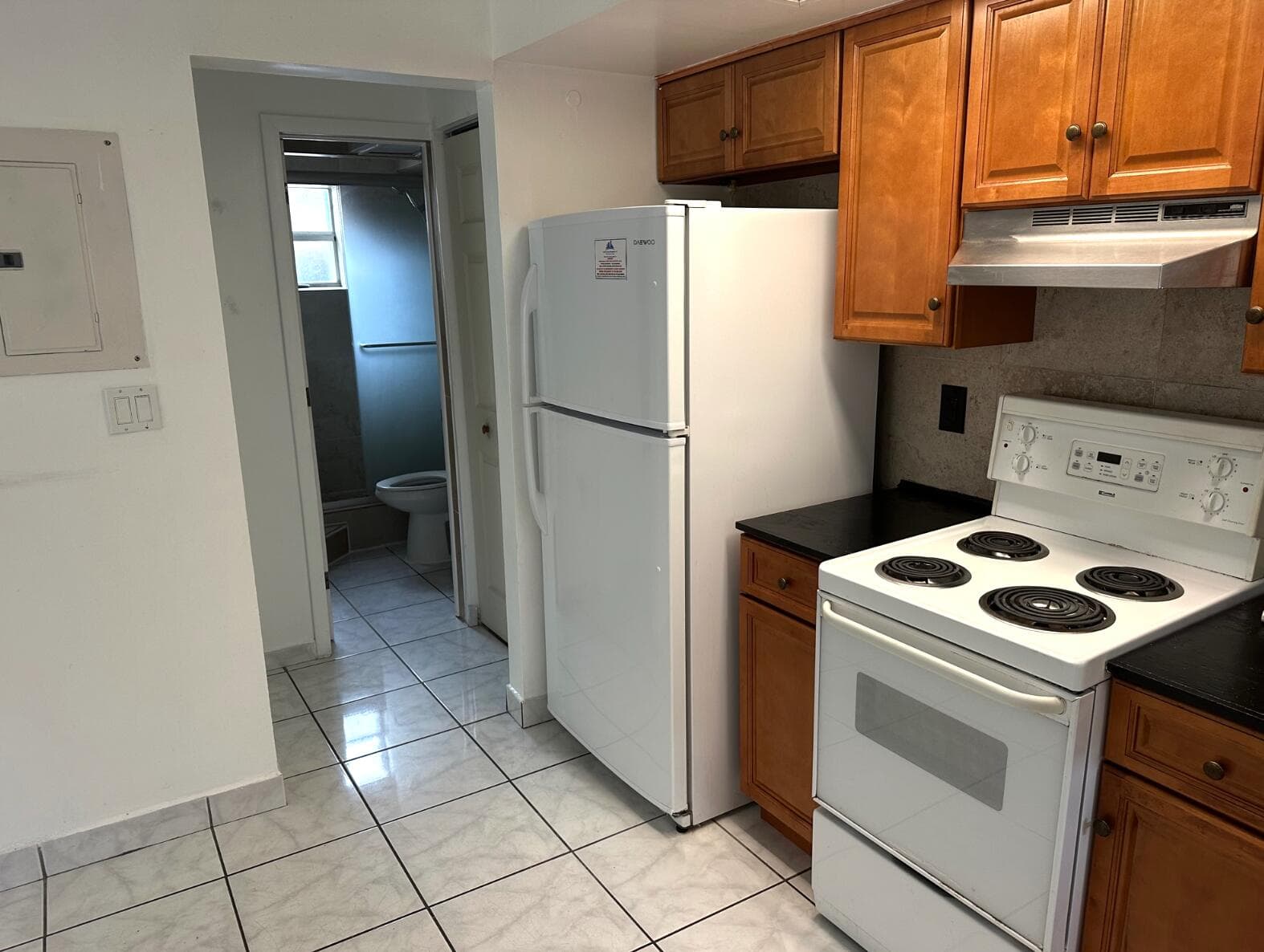 31 SW 10th Street 3, Dania Beach, FL 33004 — photo 6 of 10
