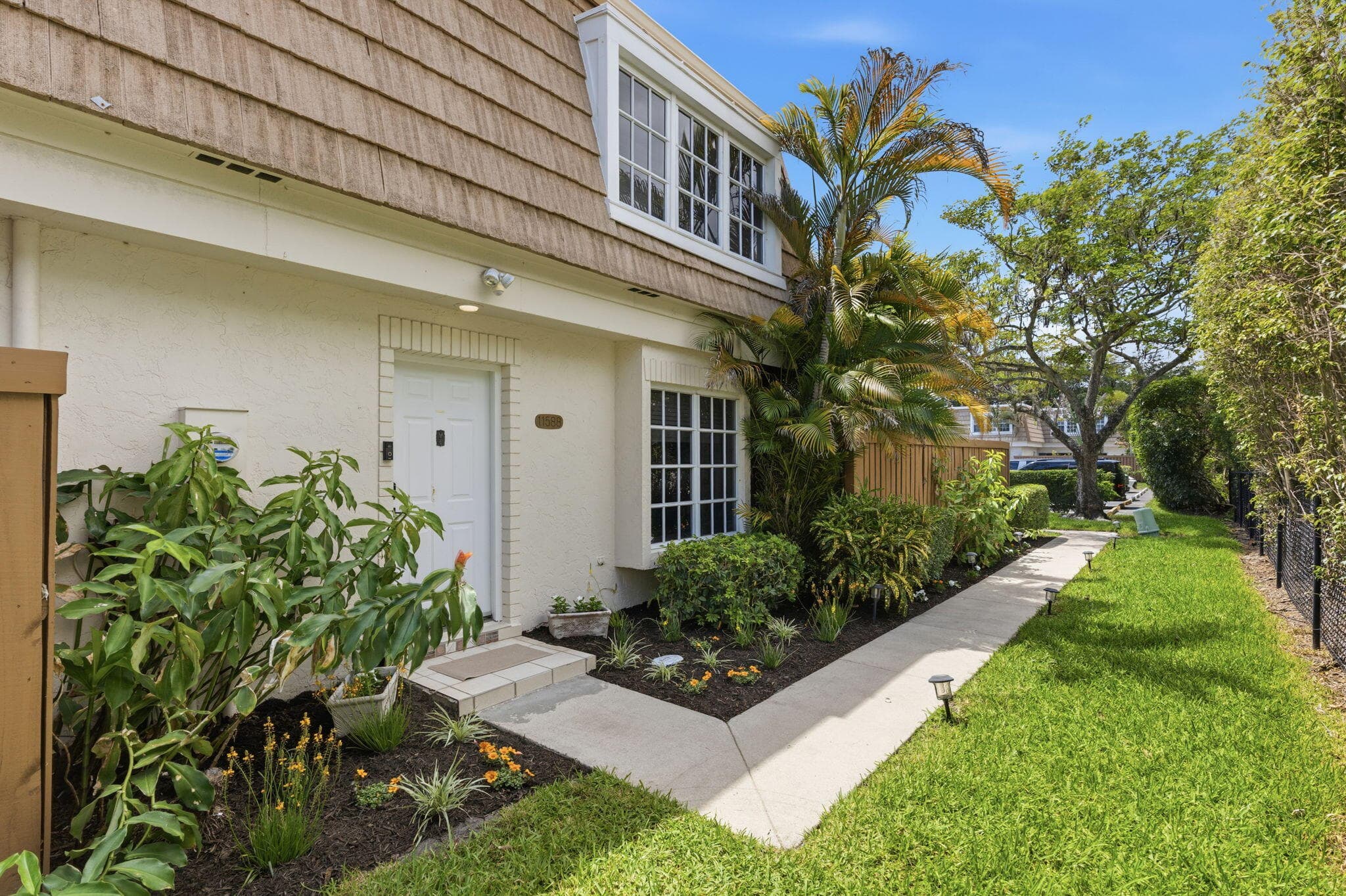 11588 Winchester Drive, Palm Beach Gardens, FL 33410 — photo 1 of 30