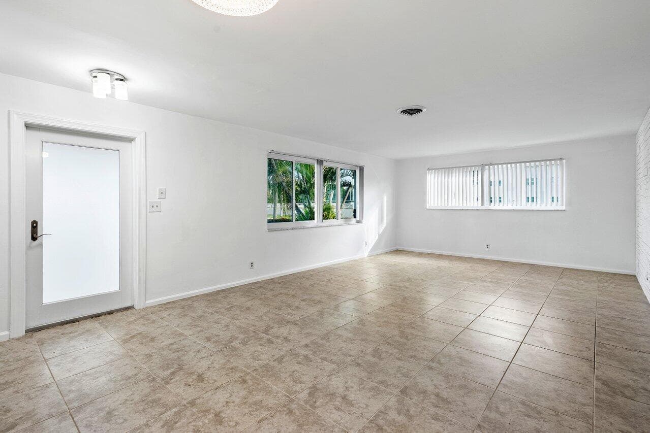617 SE 8th Avenue, Deerfield Beach, FL 33441 — photo 6 of 28