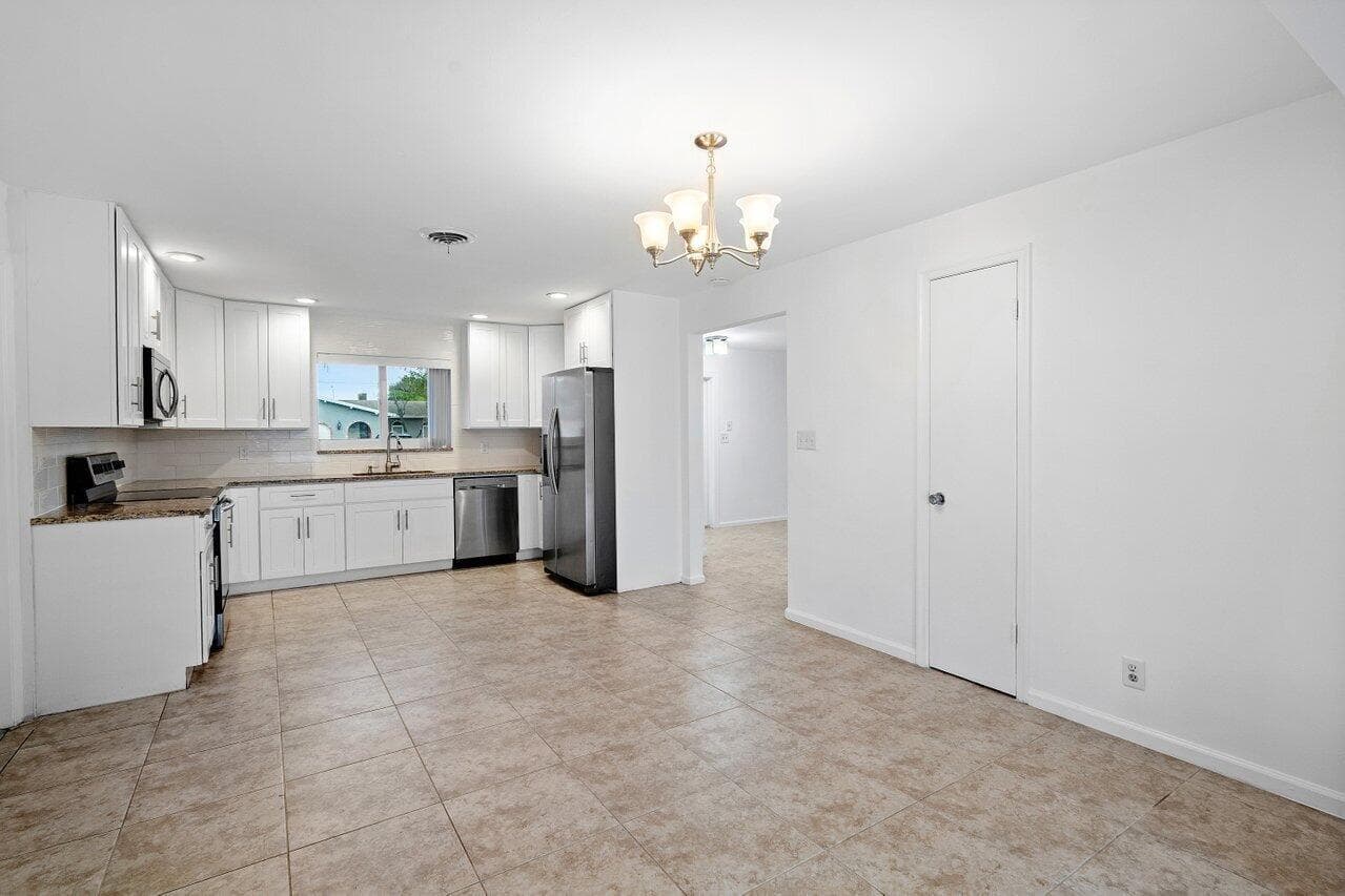 617 SE 8th Avenue, Deerfield Beach, FL 33441 — photo 9 of 28