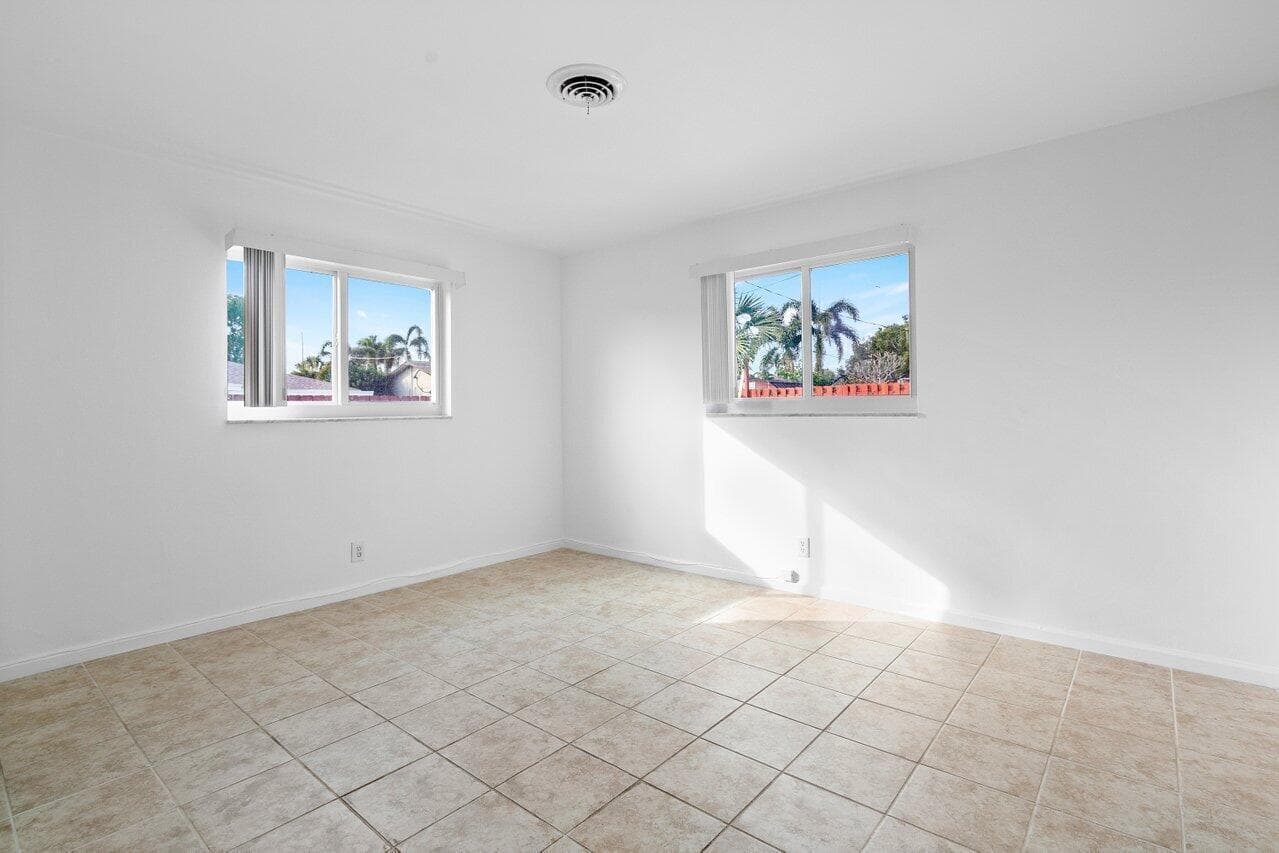 617 SE 8th Avenue, Deerfield Beach, FL 33441 — photo 17 of 28