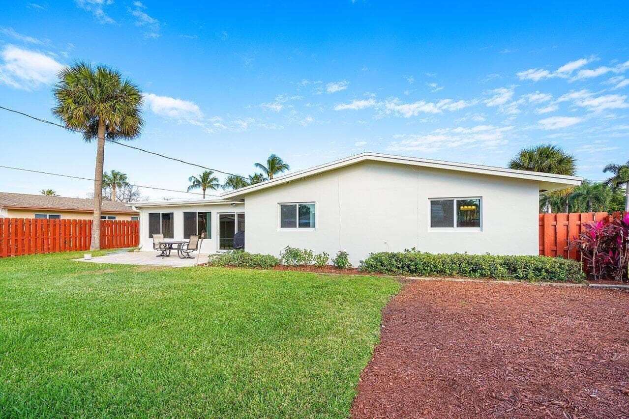 617 SE 8th Avenue, Deerfield Beach, FL 33441 — photo 24 of 28