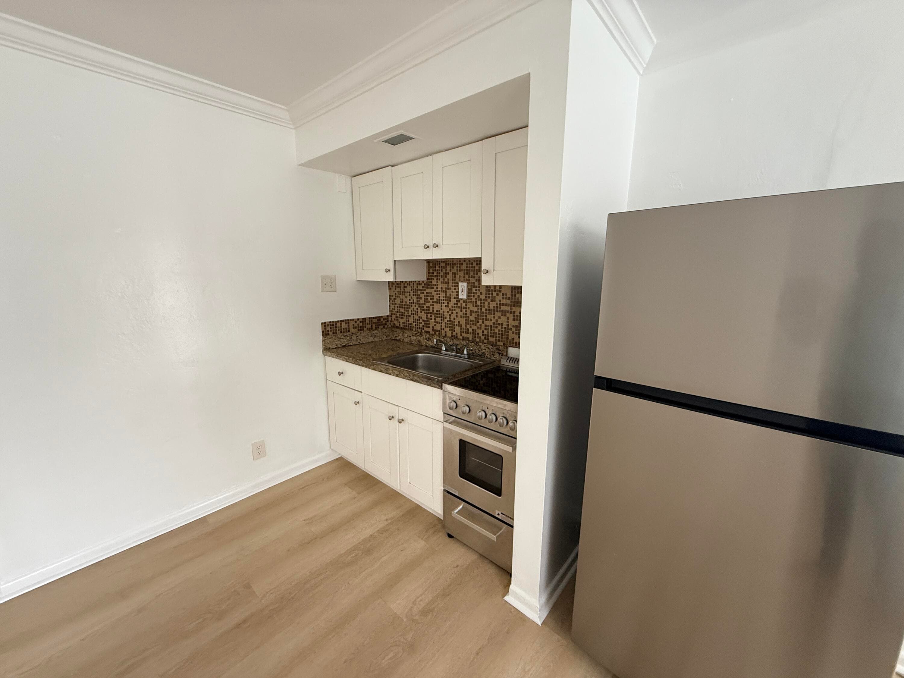 220 Walton Boulevard Unit 2, West Palm Beach, FL 33405 — photo 9 of 21