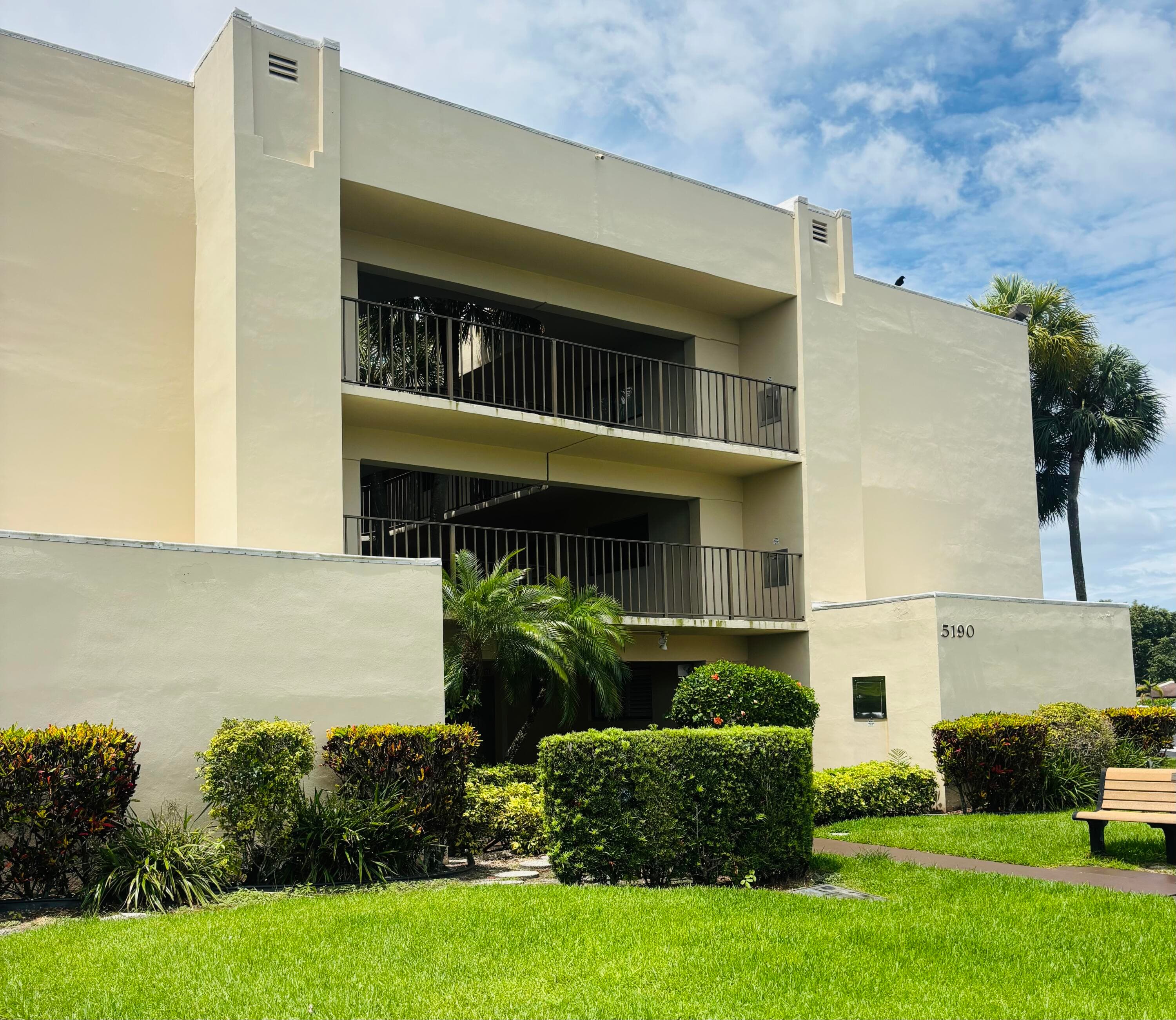 5190 Las Verdes Circle 315, Delray Beach, FL 33484 — photo 10 of 11