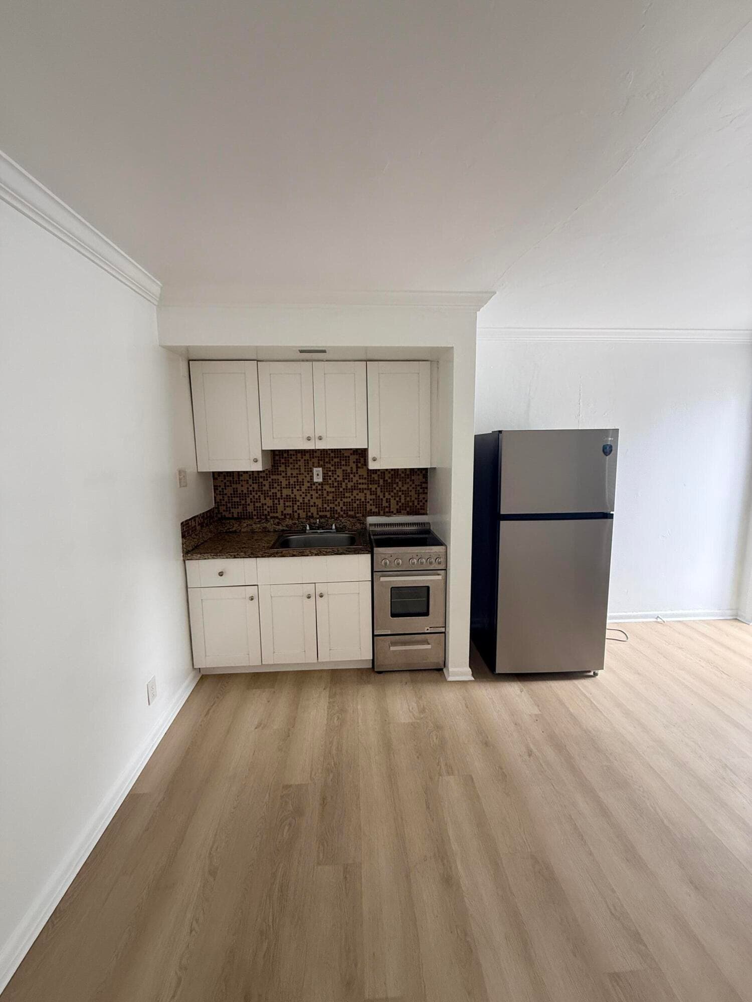 220 Walton Boulevard Unit 2, West Palm Beach, FL 33405 — photo 5 of 21