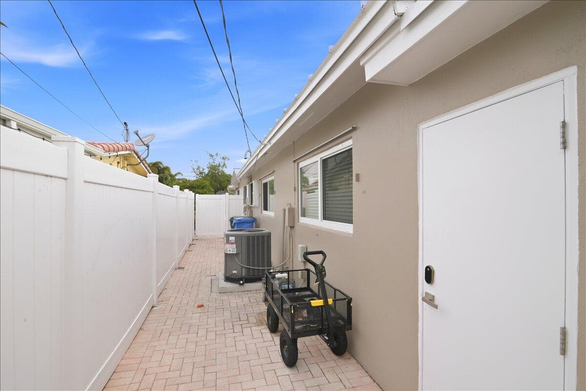 1730 NW 39th Street, Oakland Park, FL 33309 — photo 47 of 48
