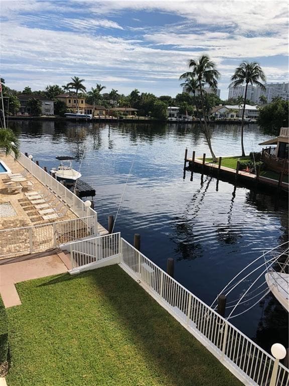 3100 NE 49th Street 306, Fort Lauderdale, FL 33308 — photo 1 of 10