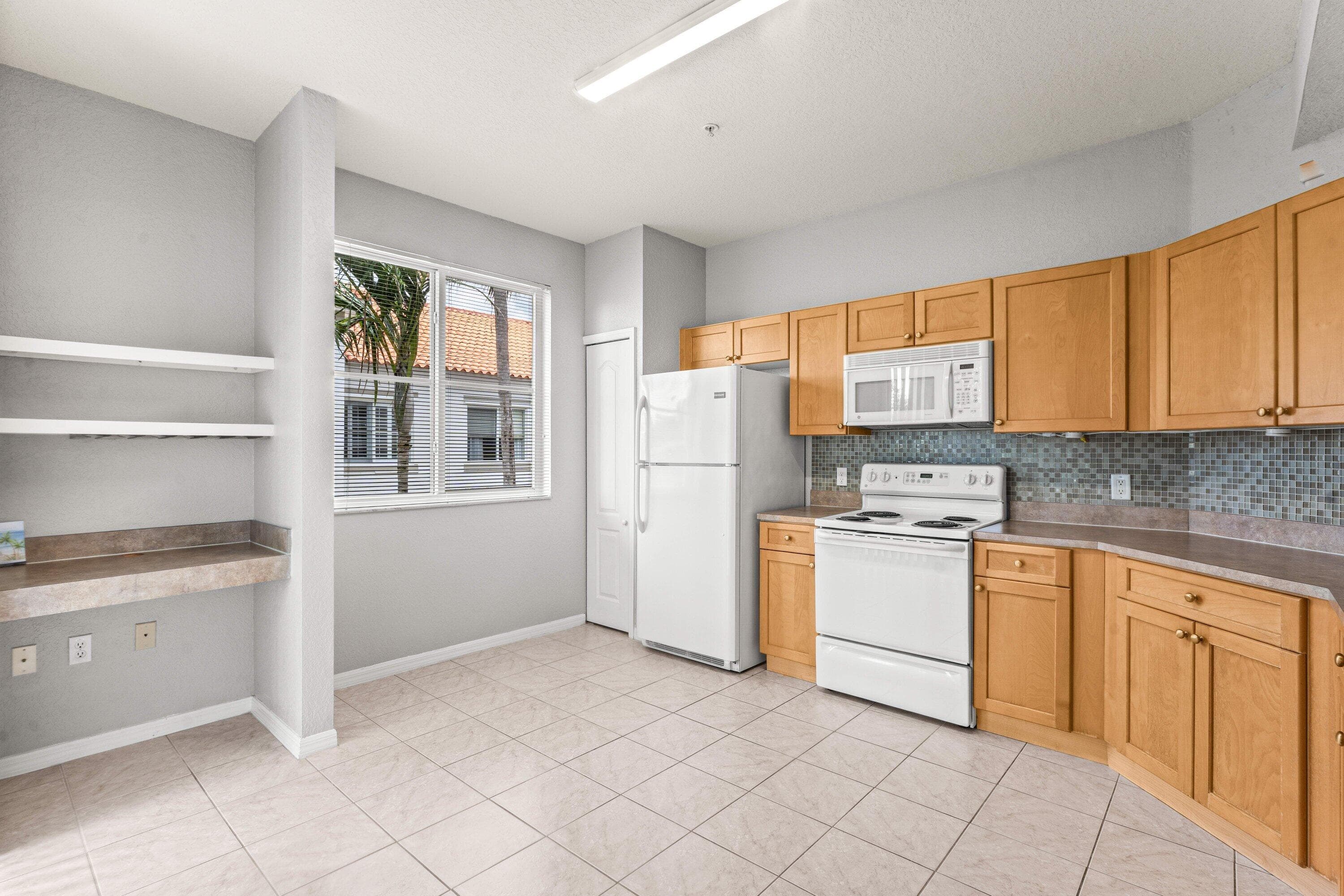 11022 Legacy Drive 305, Palm Beach Gardens, FL 33410 — photo 3 of 24