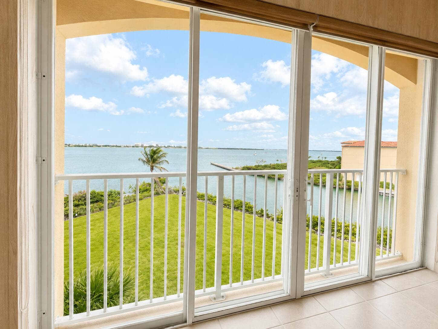 4 Harbour Isle Drive E Ph-4, Fort Pierce, FL 34949 — photo 1 of 8
