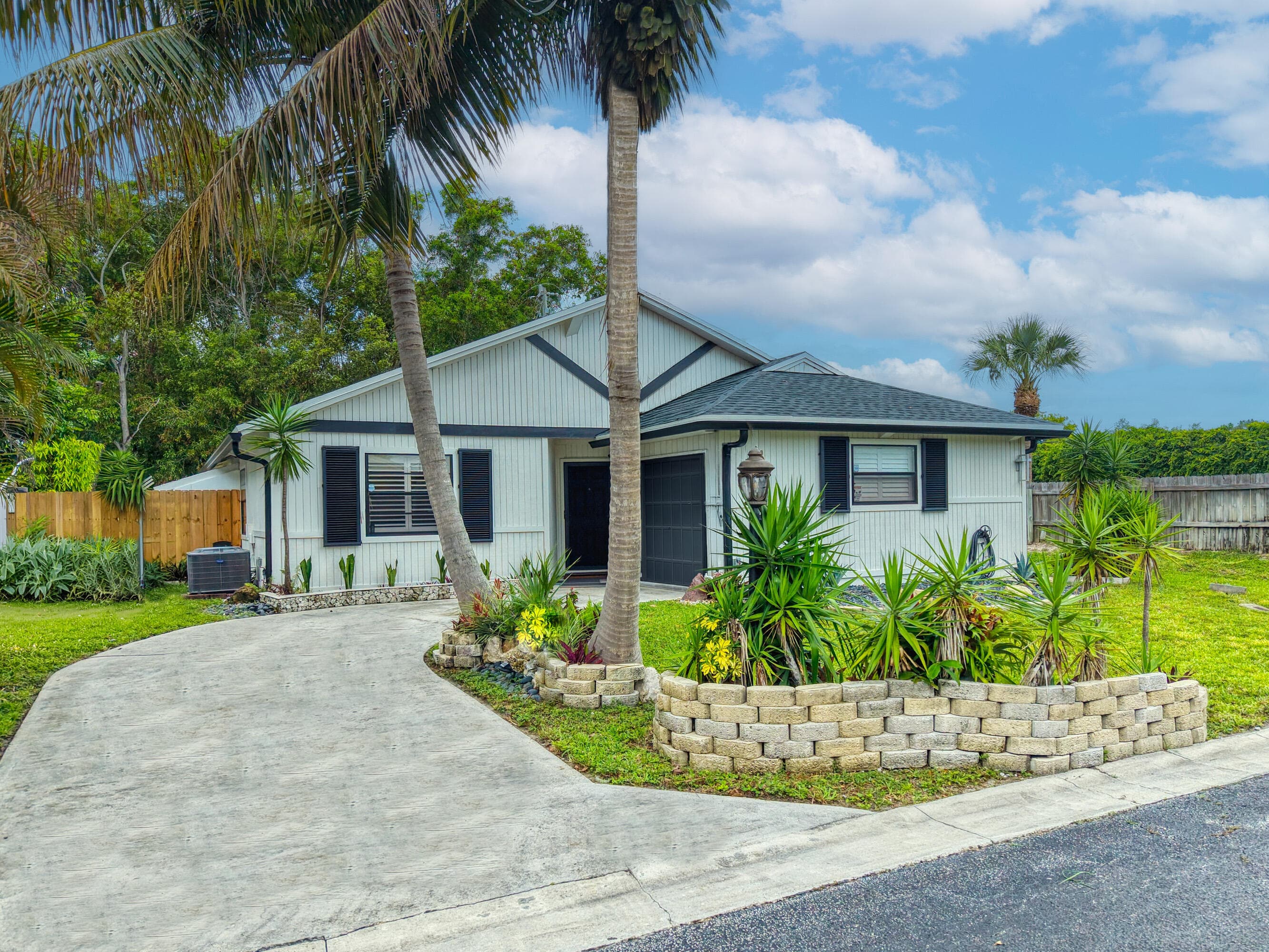 6062 Bania Wood Circle, Atlantis, FL 33462 — photo