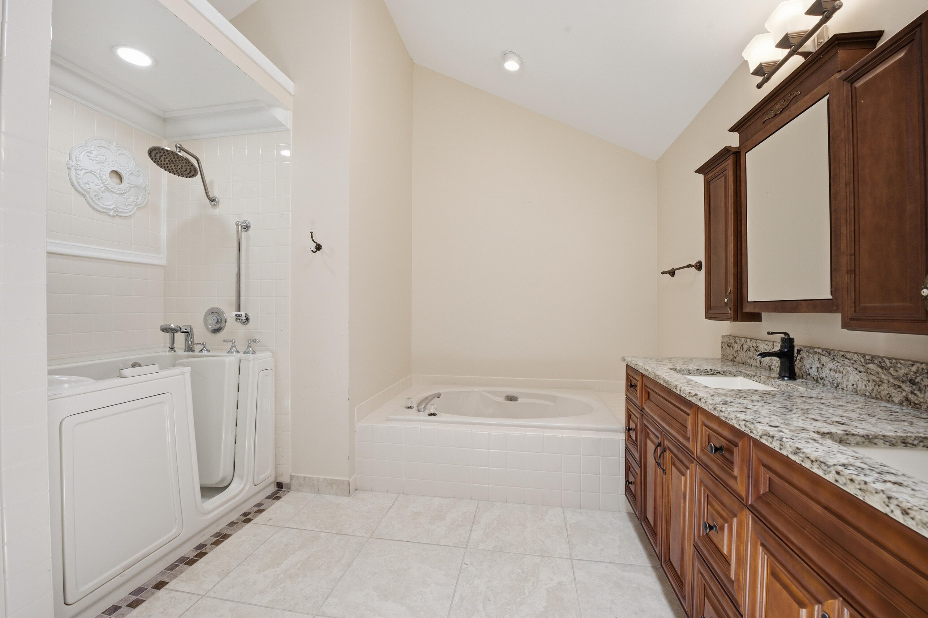 2319 Saratoga Bay Drive, West Palm Beach, FL 33409 — photo 23 of 32