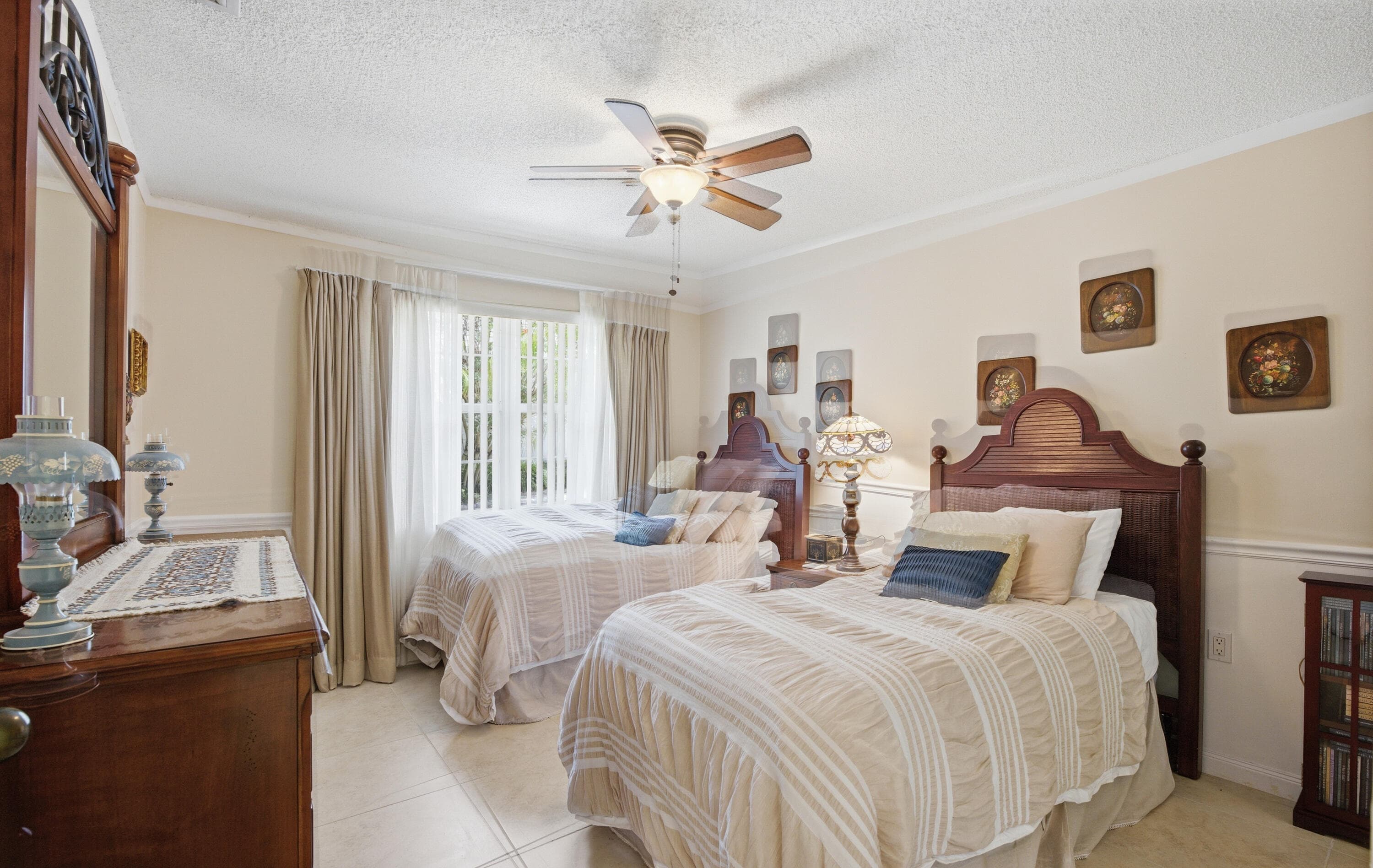 2319 Saratoga Bay Drive, West Palm Beach, FL 33409 — photo 27 of 32